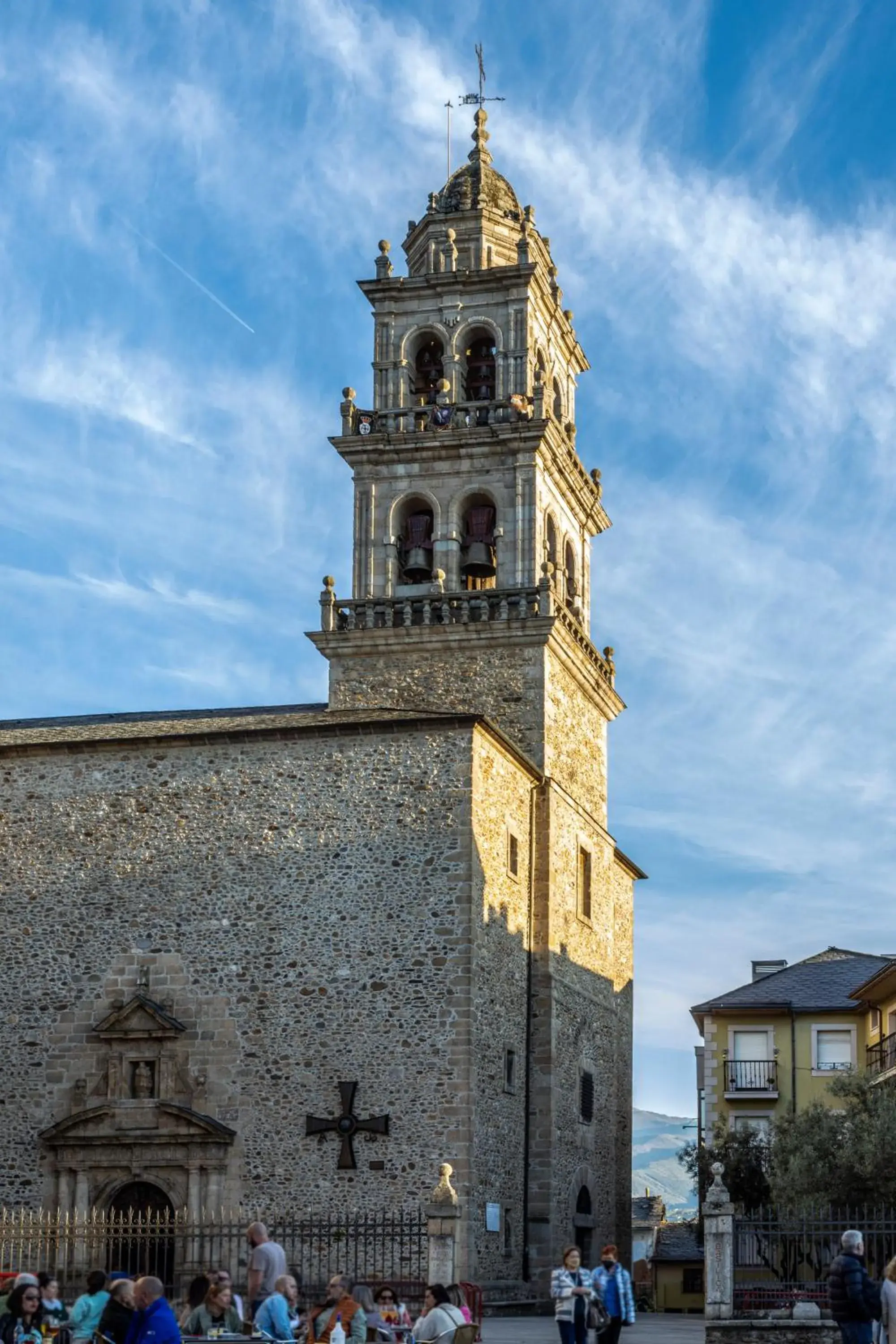 Nearby Landmark in Hotel Aroi Bierzo Plaza