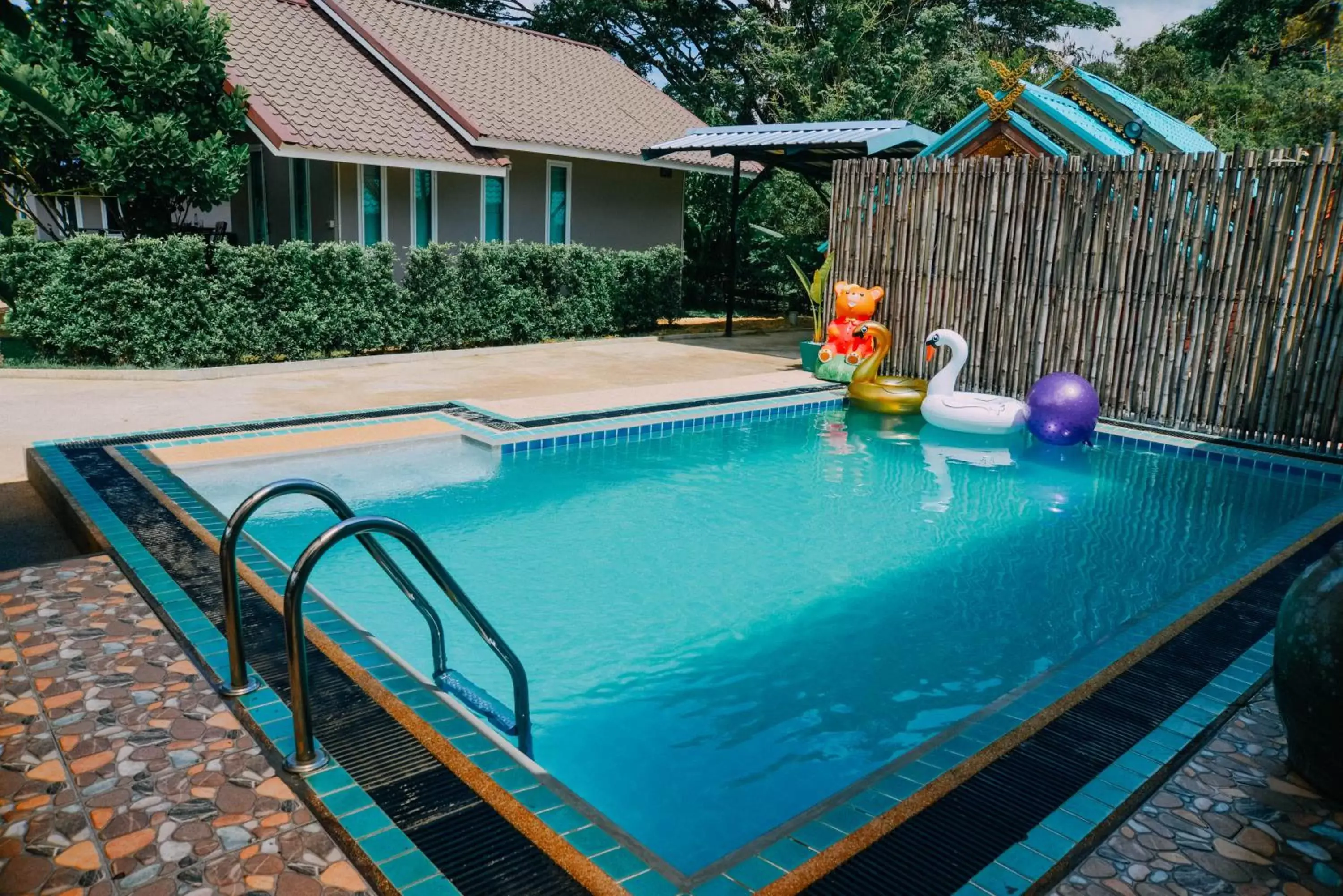 Swimming Pool in Chanpraya Resort