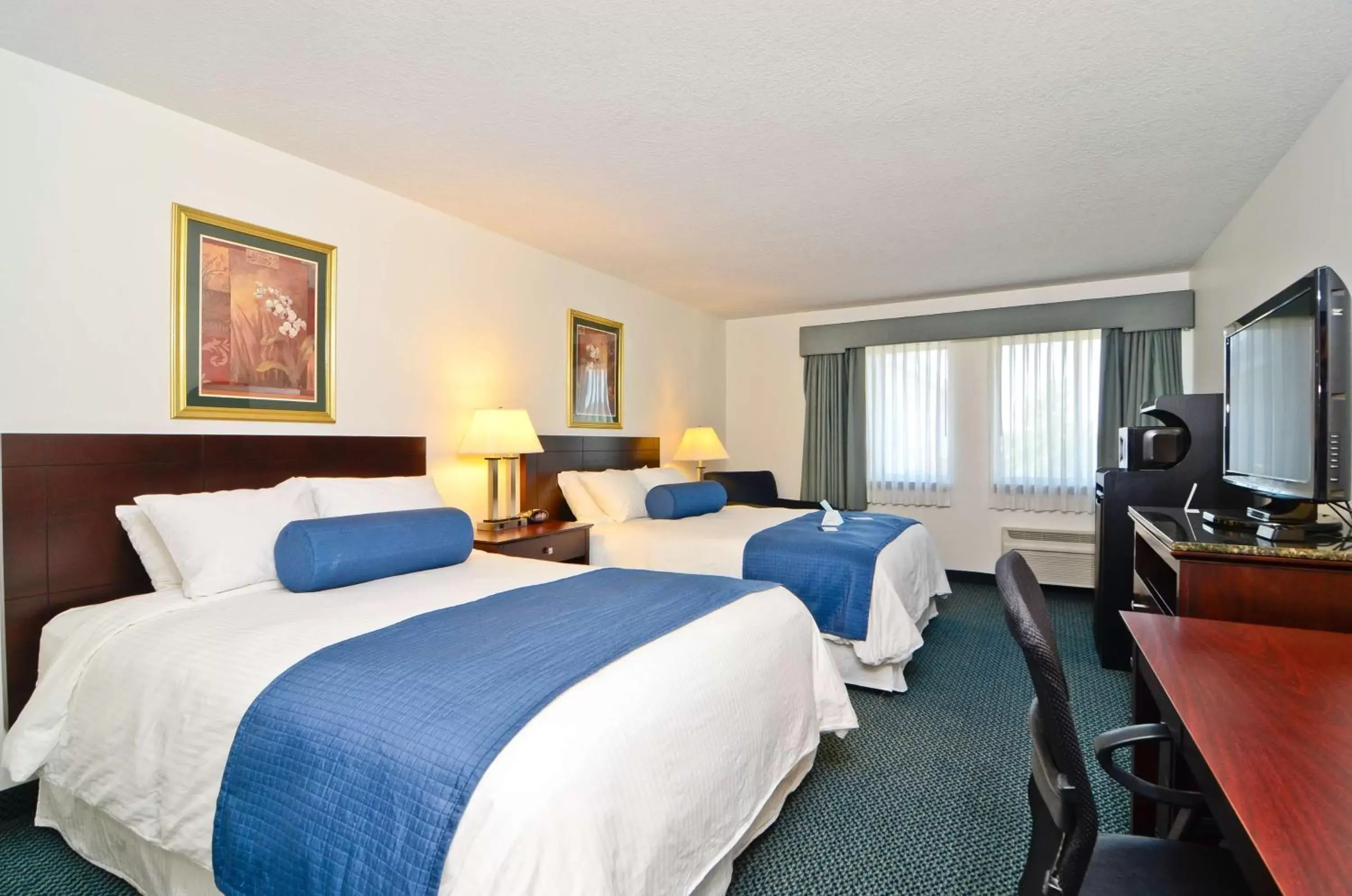 Photo of the whole room, Bed in Best Western Plus Gas City