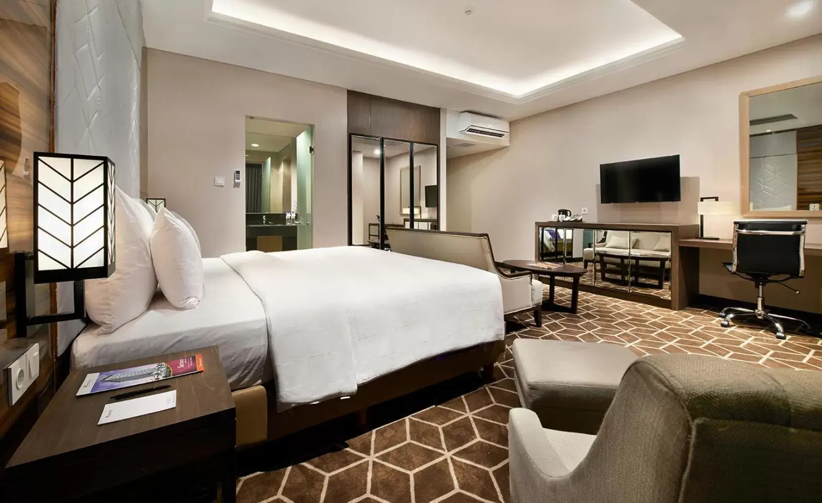 Bed in Swiss-Belinn Tunjungan Surabaya