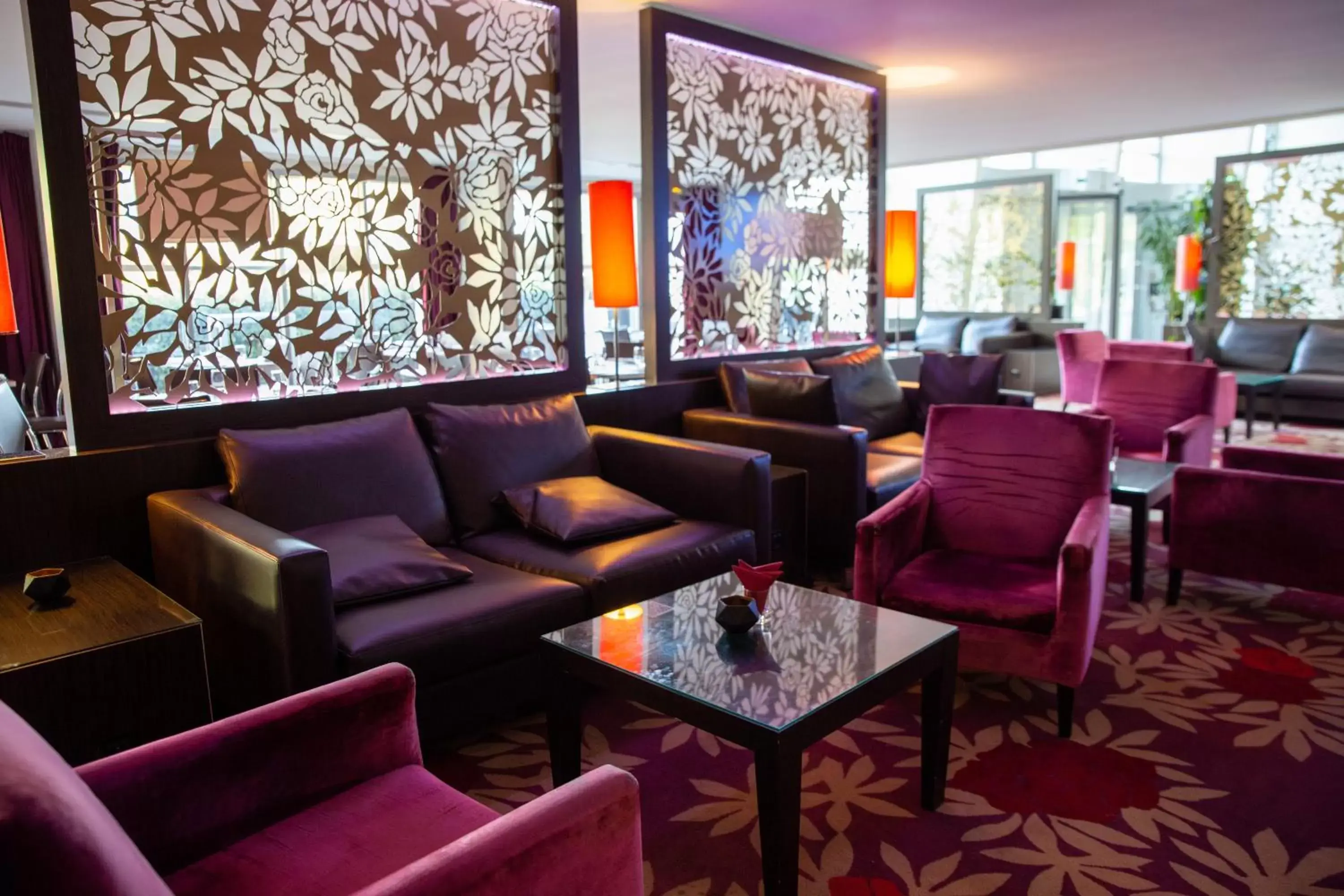 Lounge or bar, Lounge/Bar in Zenitude Relais & Spa - Paris Charles de Gaulle