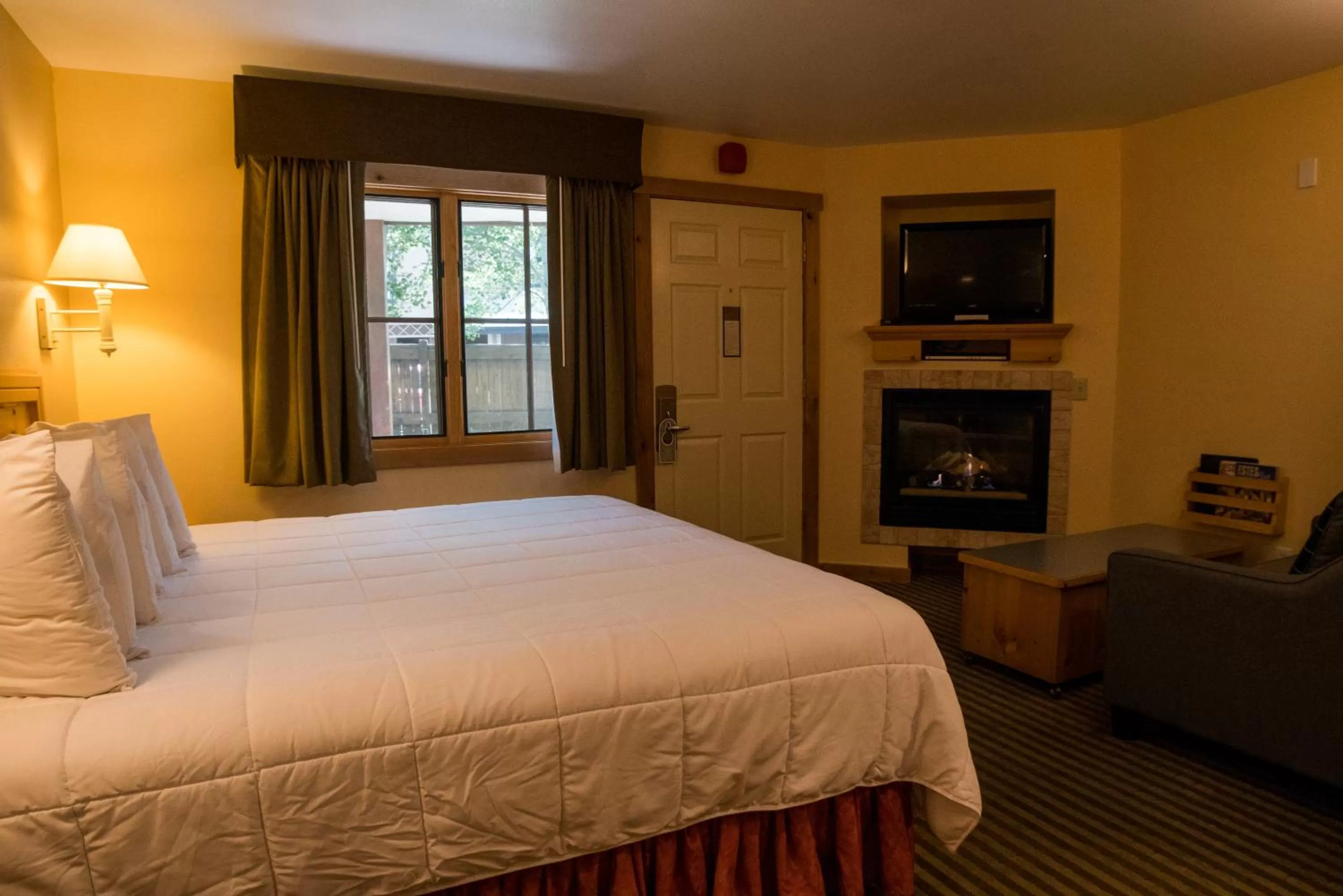 Photo of the whole room, Bed in Appenzell Inn