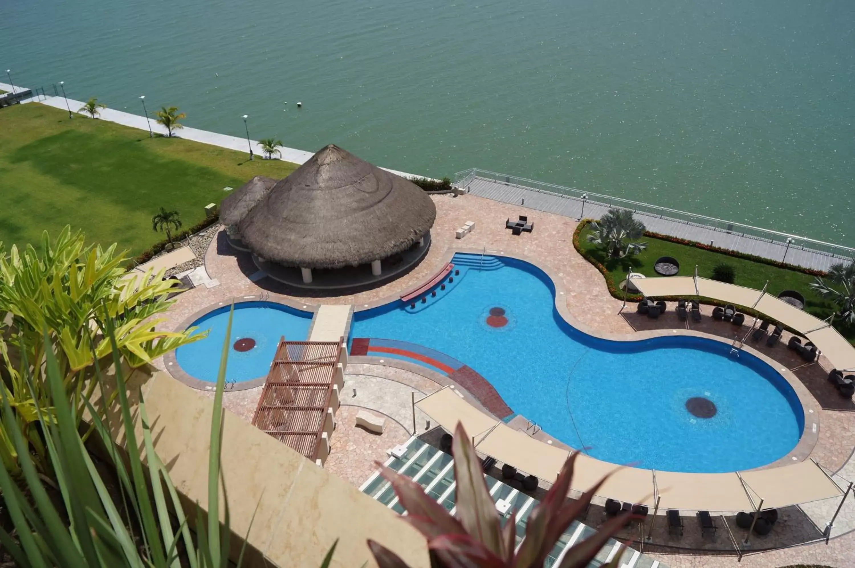 Swimming pool, Pool View in Holiday Inn Tuxpan - Convention Center, an IHG Hotel