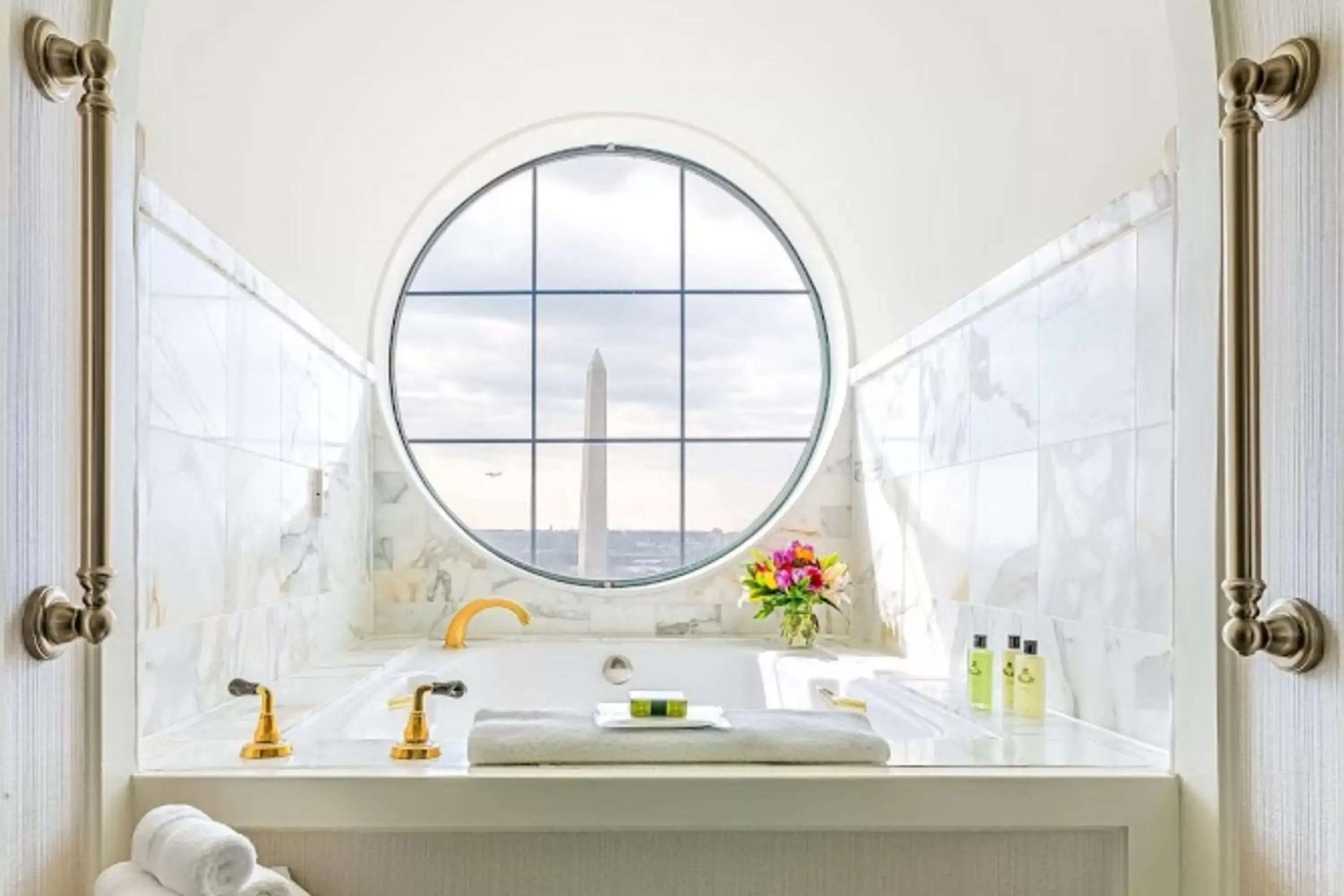 Photo of the whole room, Bathroom in Willard InterContinental Washington, an IHG Hotel