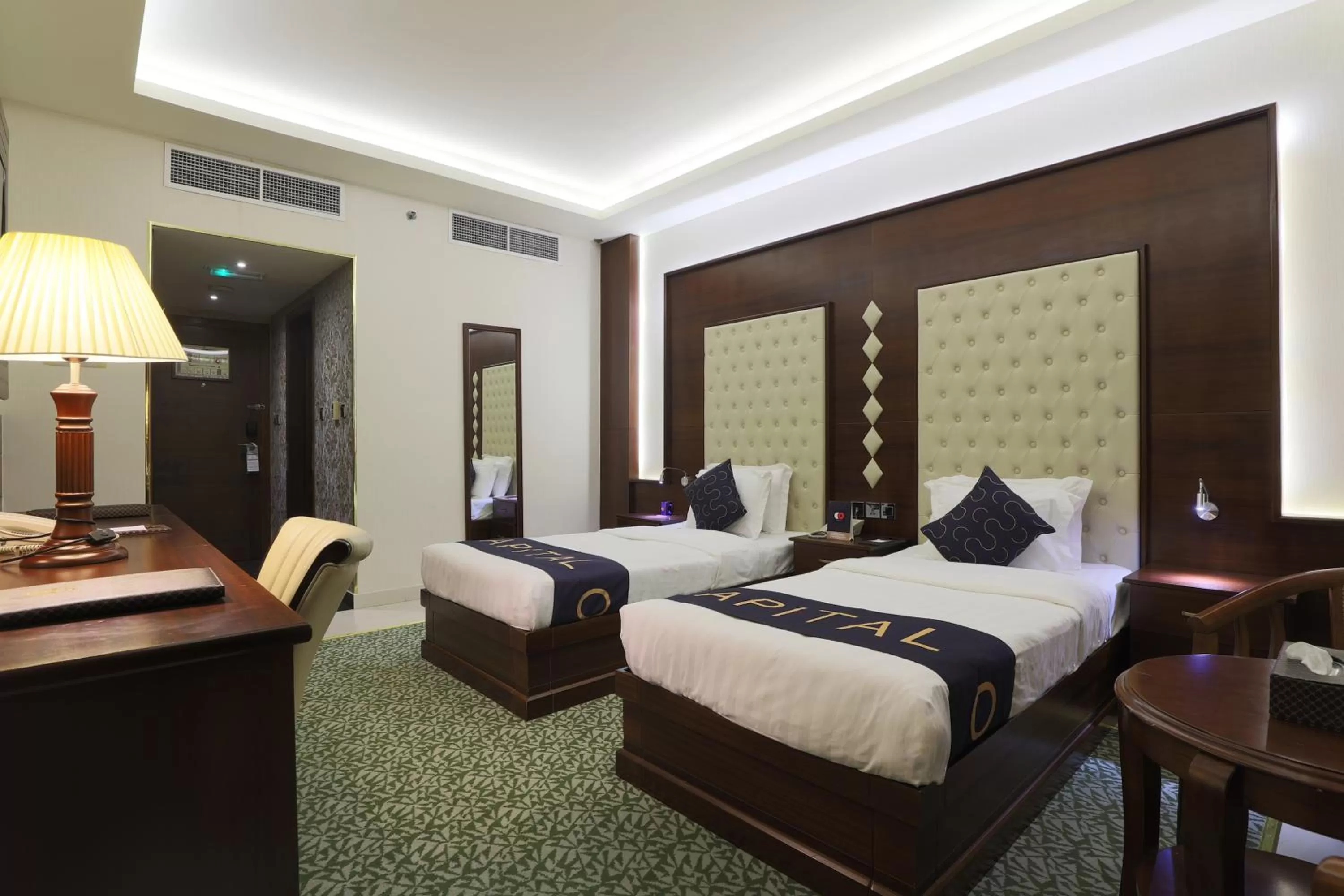 Twin Room in Queen Palace Hotel