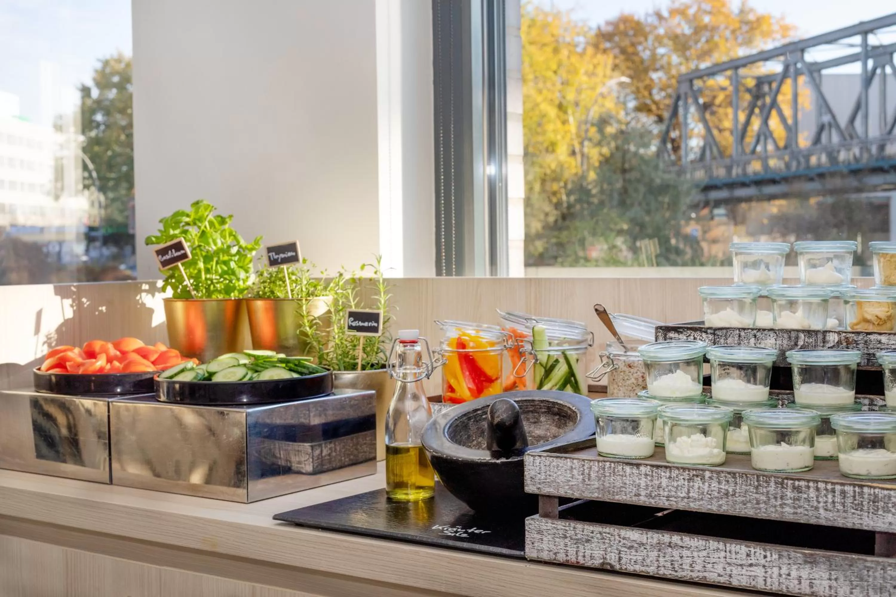 Restaurant/places to eat in INNSiDE by Meliá Hamburg Hafen