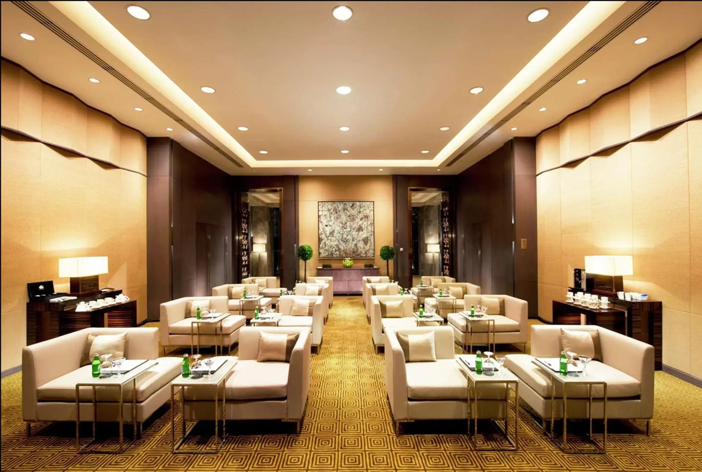 Meeting/conference room, Restaurant/Places to Eat in DoubleTree by Hilton Beijing