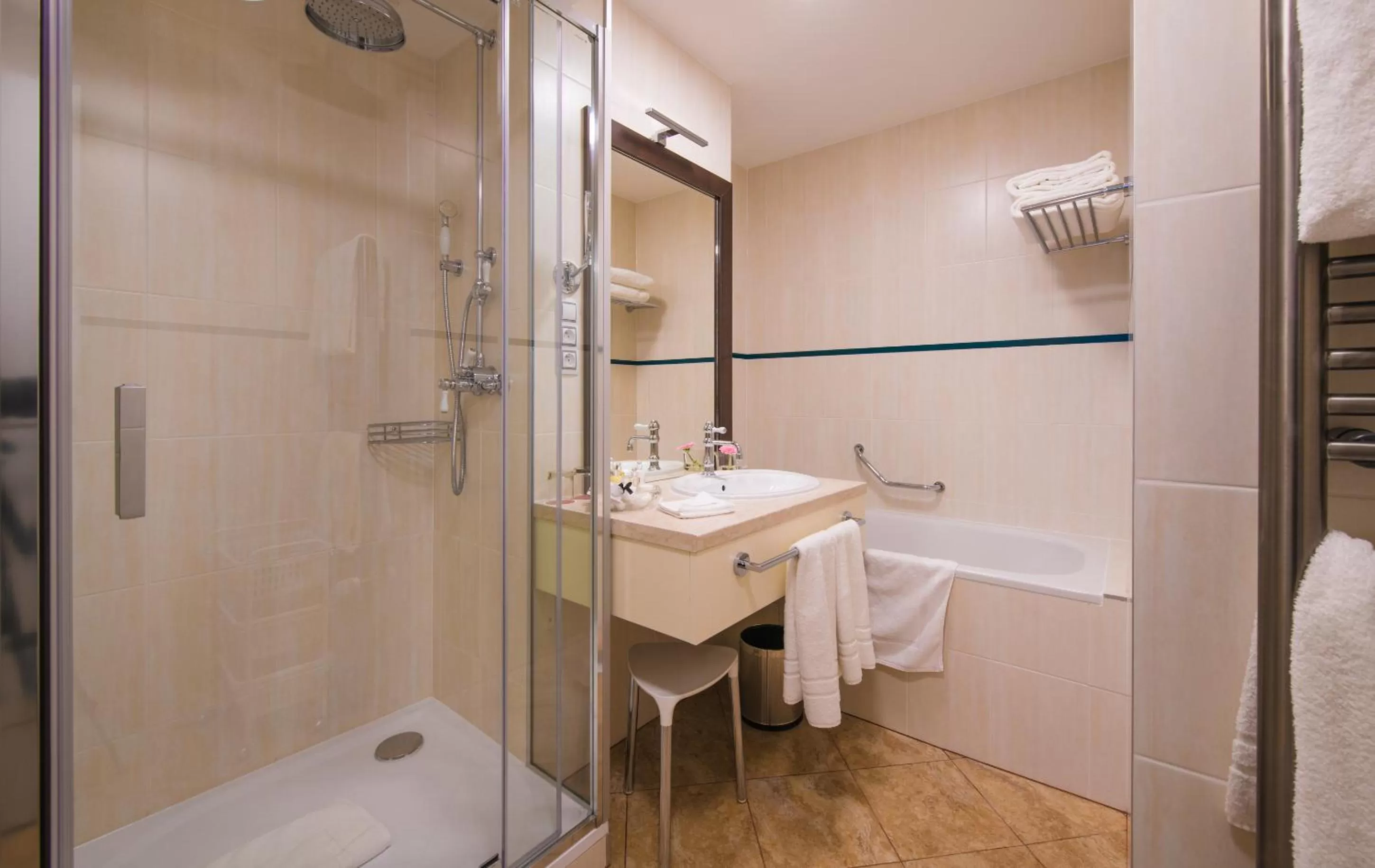 Shower in Grand Hotel Bohemia