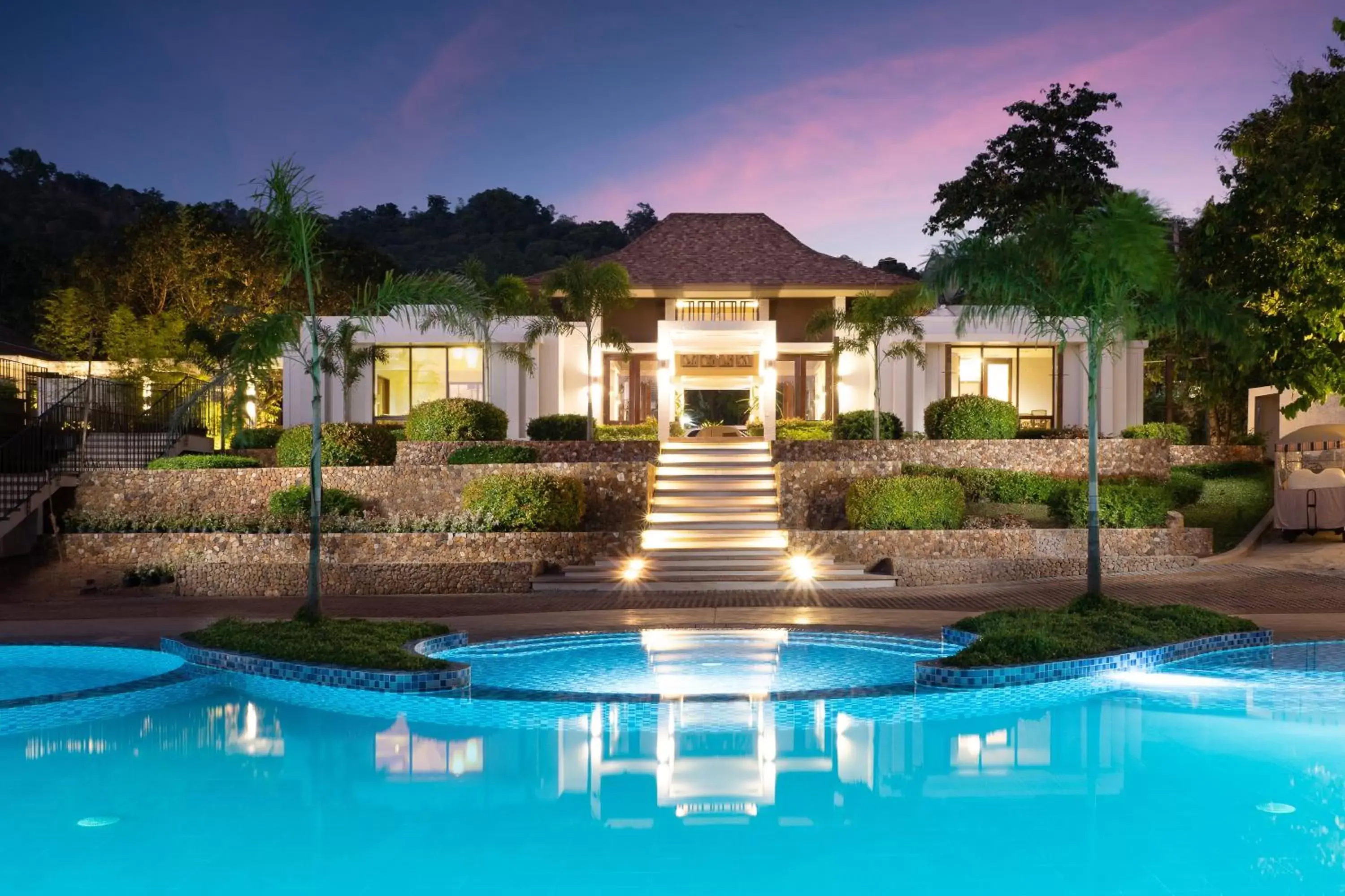 Property building, Swimming Pool in Bacau Bay Resort Coron