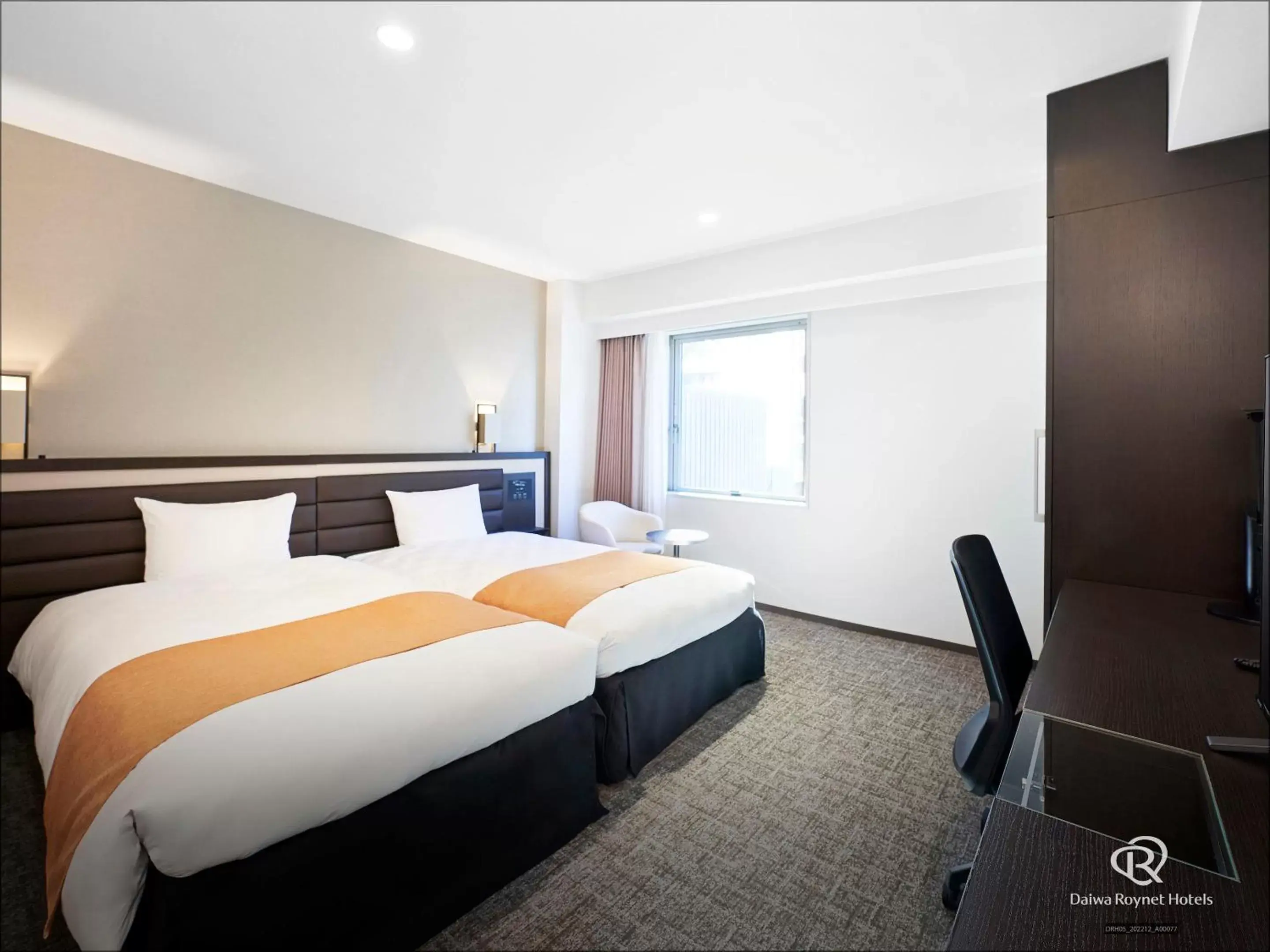 Hollywood Twin Room - Non-Smoking (Two Bed) in Daiwa Roynet Hotel Osaka-Kitahama Hollywood Twin Room - Non-Smoking (Two Bed) in Daiwa Roynet Hotel Osaka-Kitahama