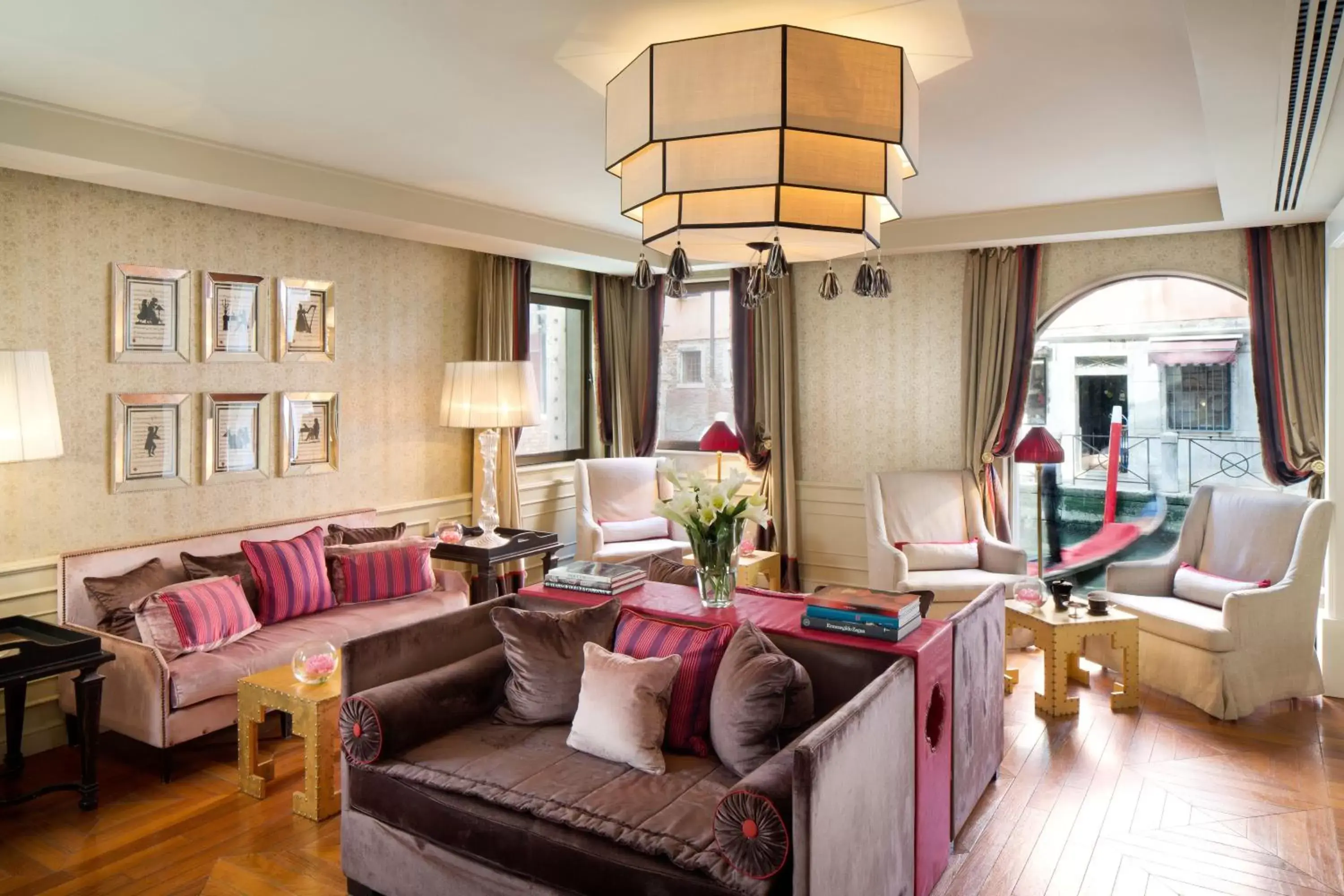 Communal lounge/ TV room, Seating Area in Splendid Venice - Starhotels Collezione
