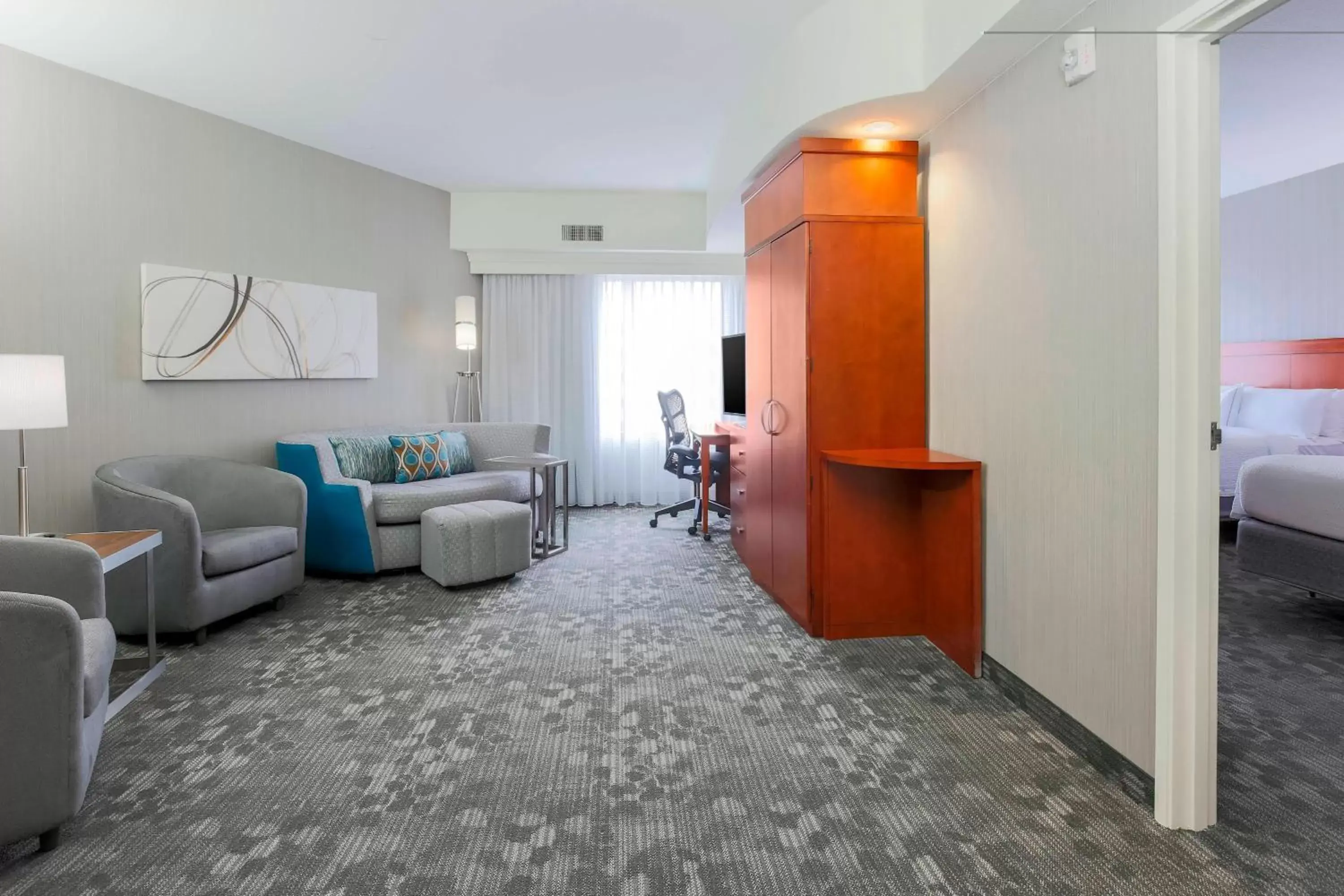 Bedroom, Seating Area in Courtyard by Marriott San Jose Campbell