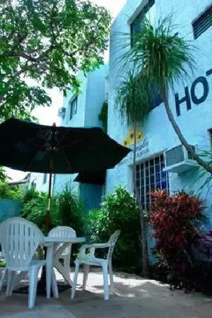 Facade/entrance in Hotel Los Girasoles