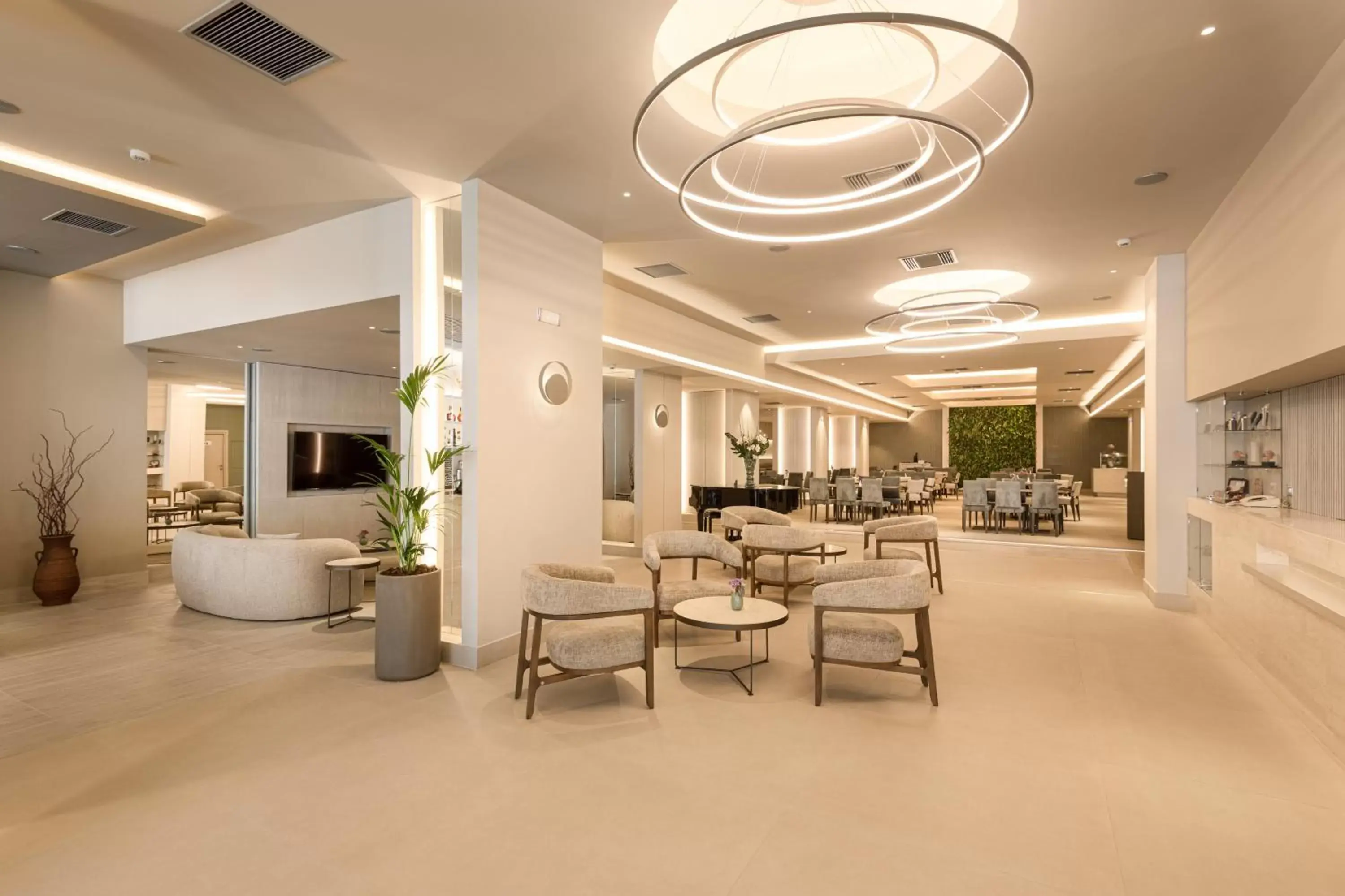 Property building, Lobby/Reception in Holiday Inn Thessaloniki, an IHG Hotel