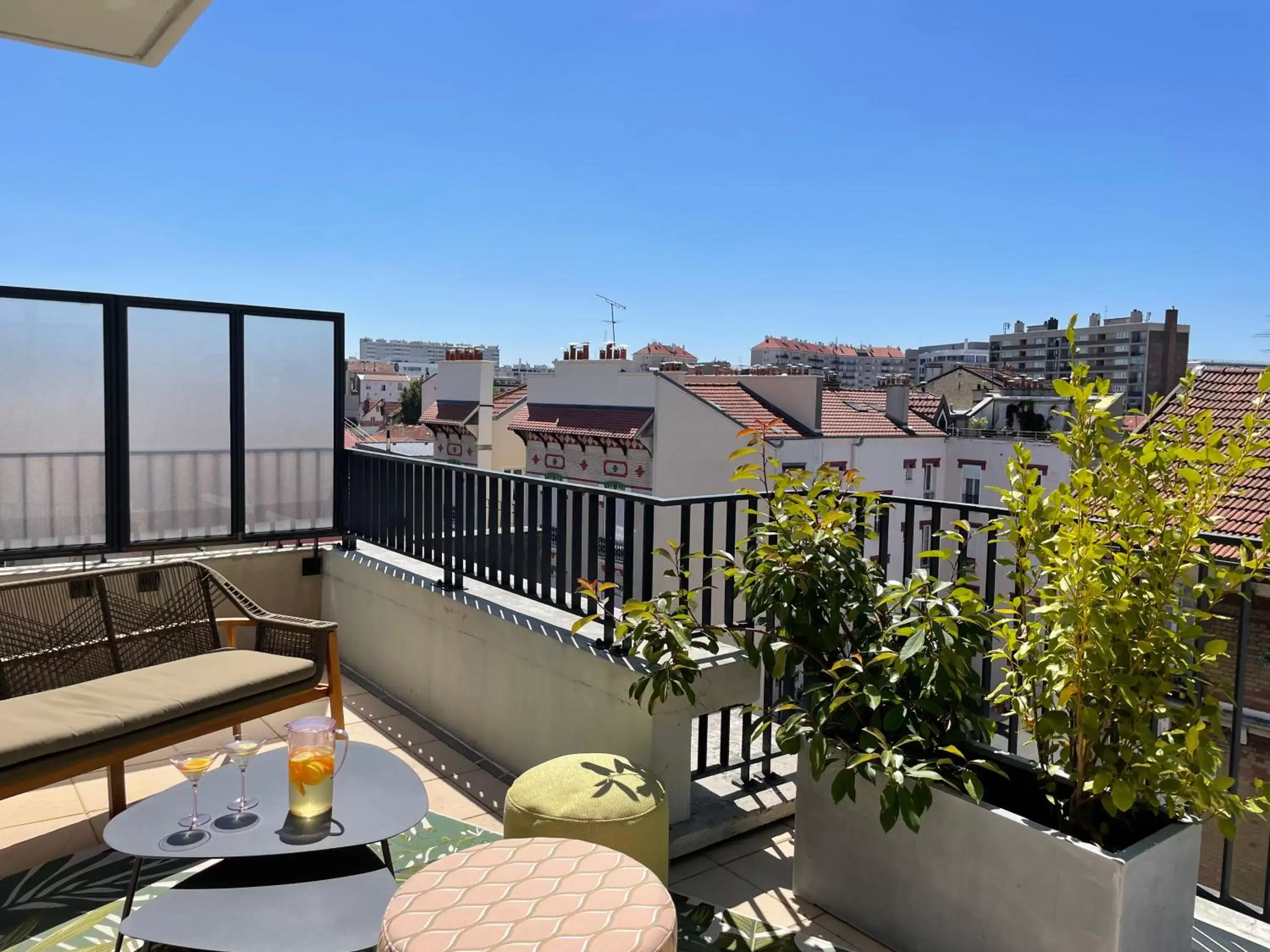 View (from property/room), Balcony/Terrace in Séjours & Affaires Paris-Malakoff