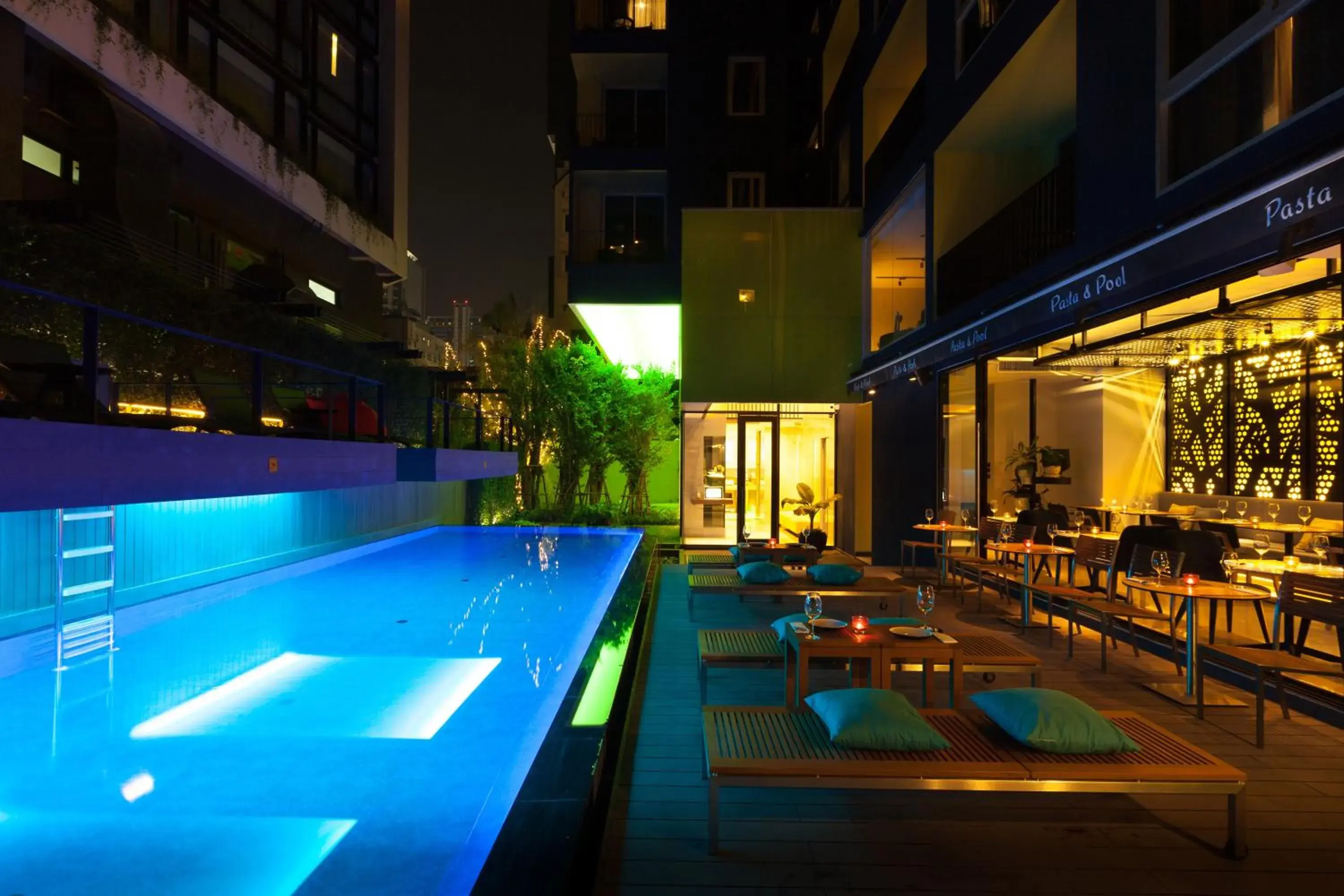 Restaurant/places to eat, Lounge/Bar in LiT BANGKOK Residence - SHA Extra Plus