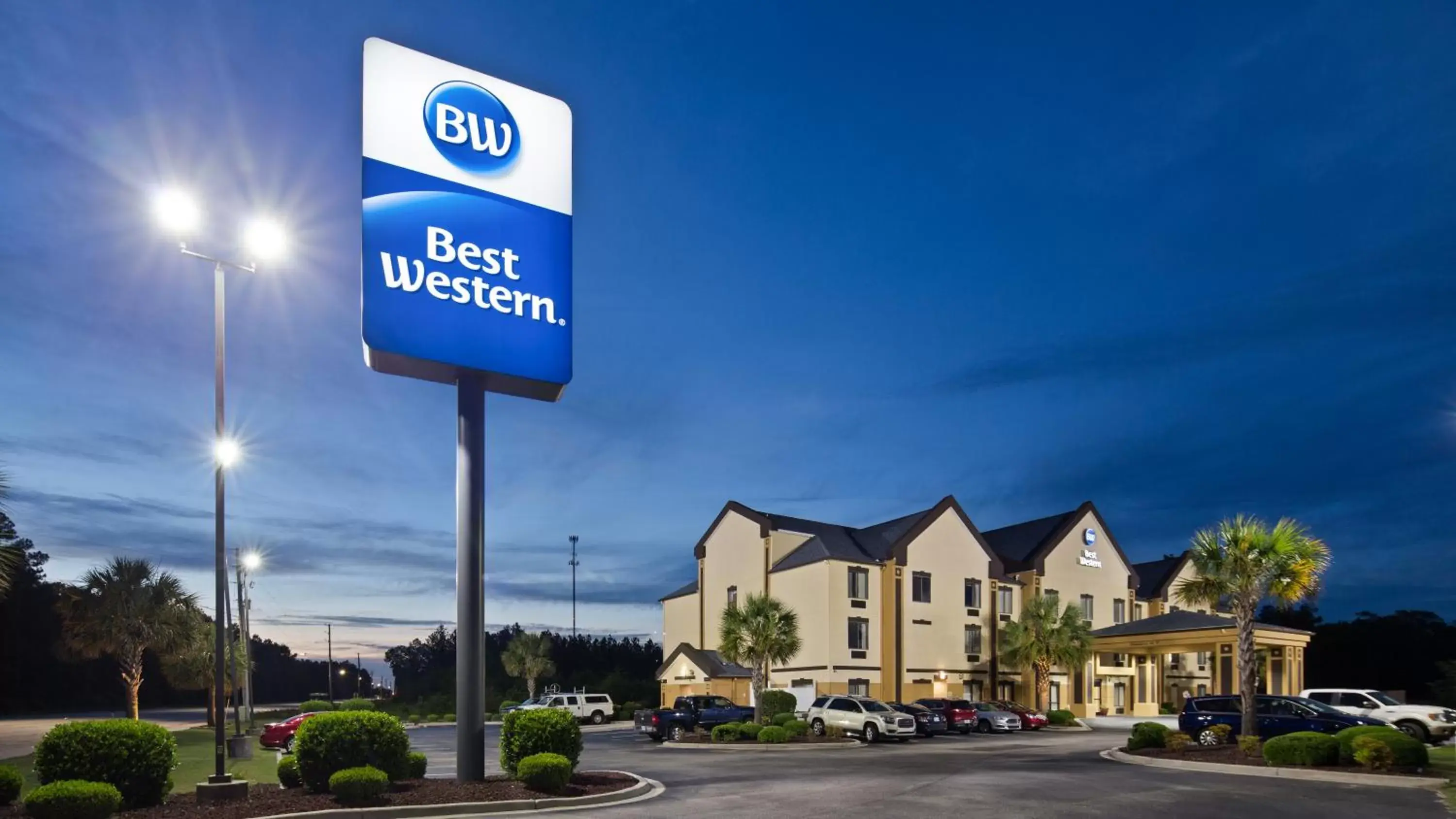 Property Building in Best Western Executive Inn - Latta