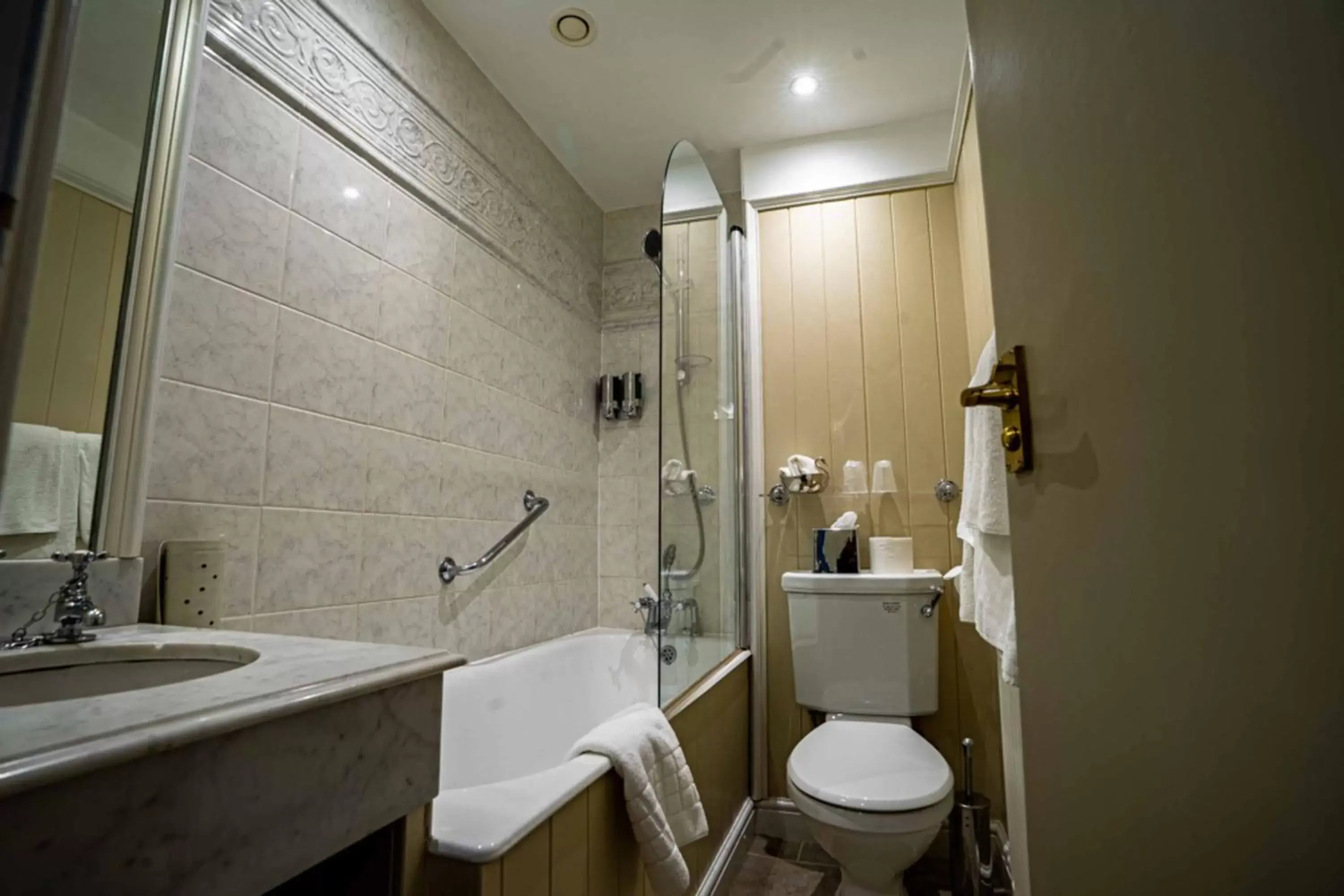 Bathroom in The Swan Hotel, Wells, Somerset