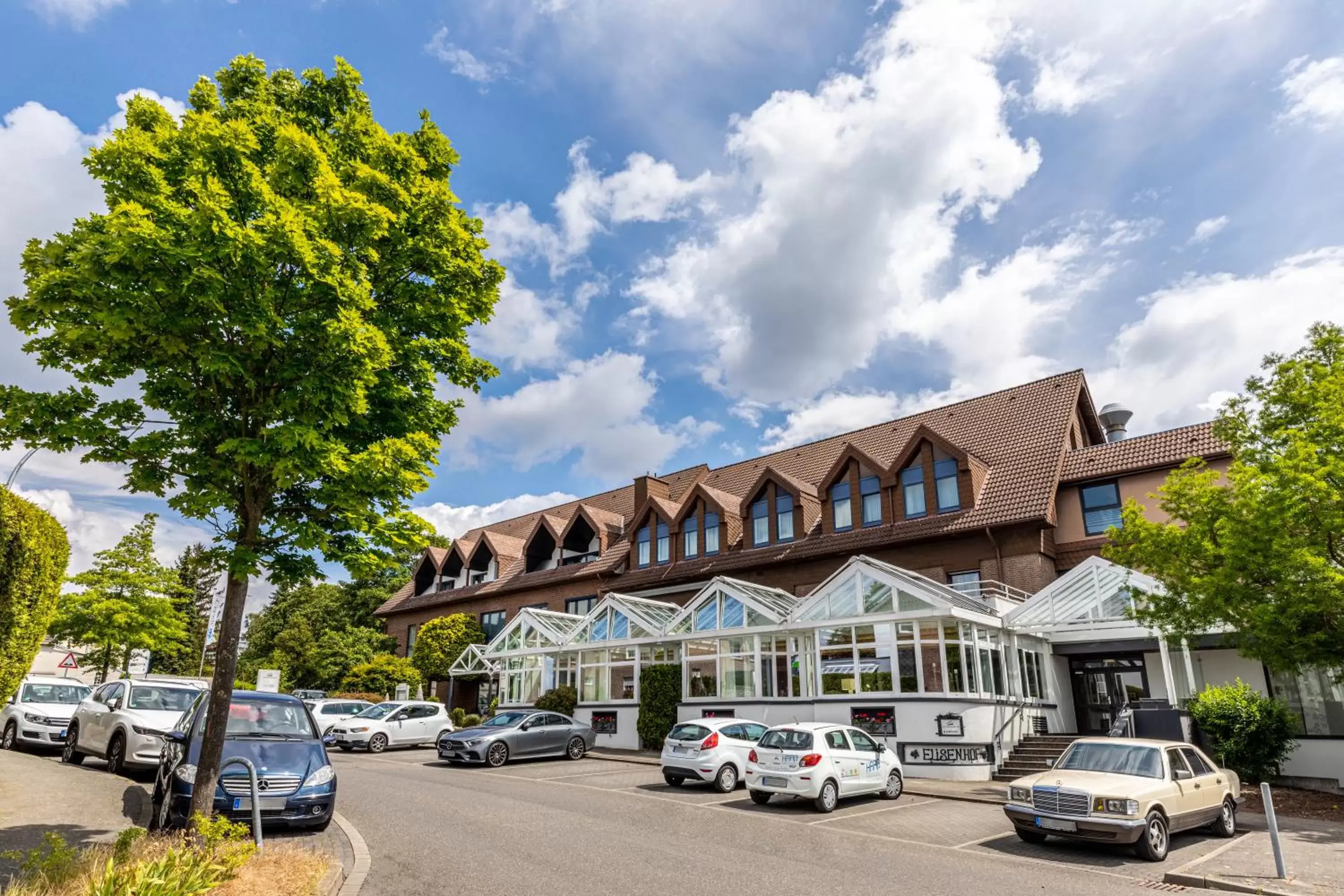 Property Building in Select Hotel Elisenhof Mönchengladbach