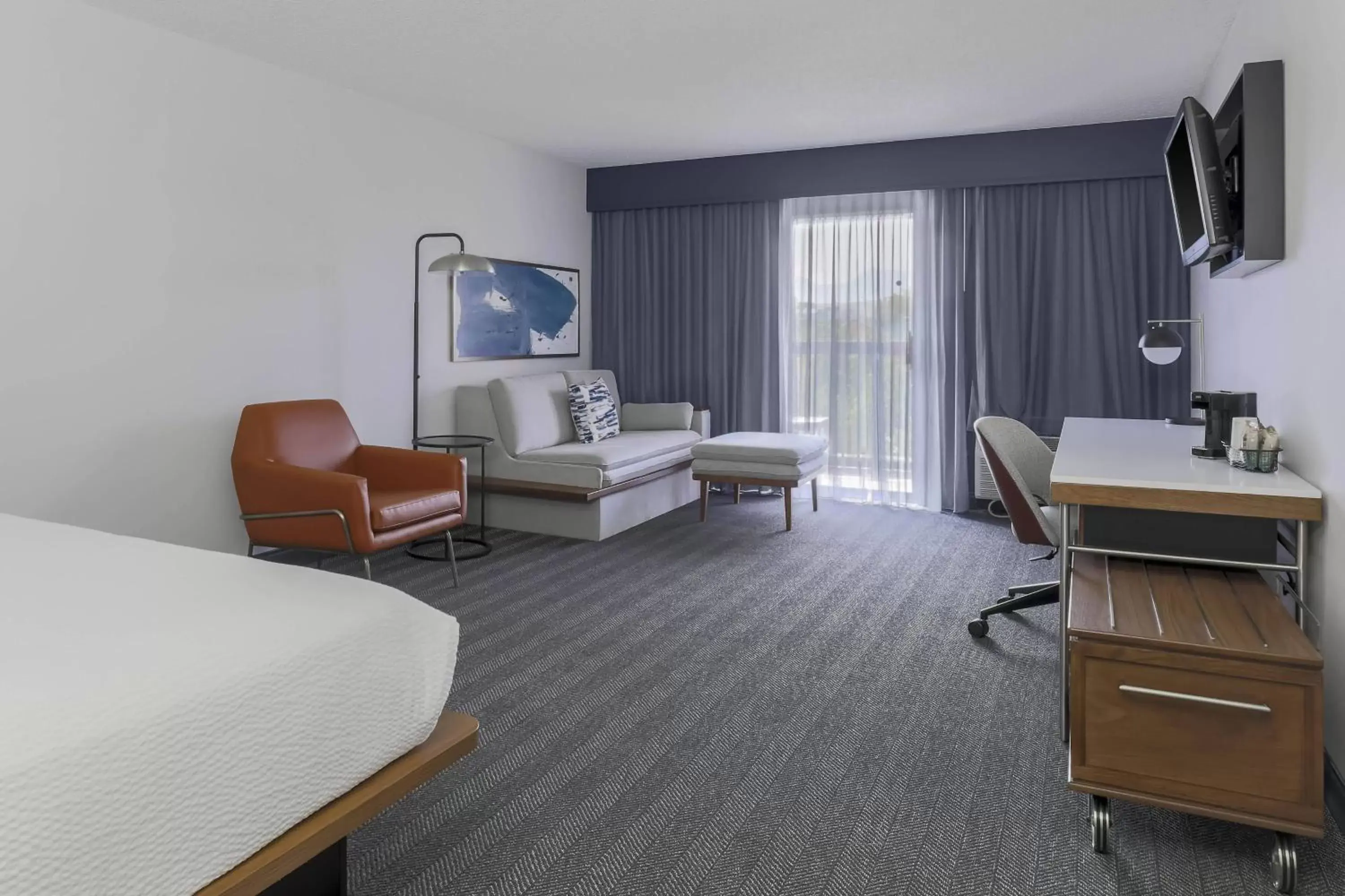 Photo of the whole room, TV/Entertainment Center in Courtyard by Marriott Boulder Broomfield