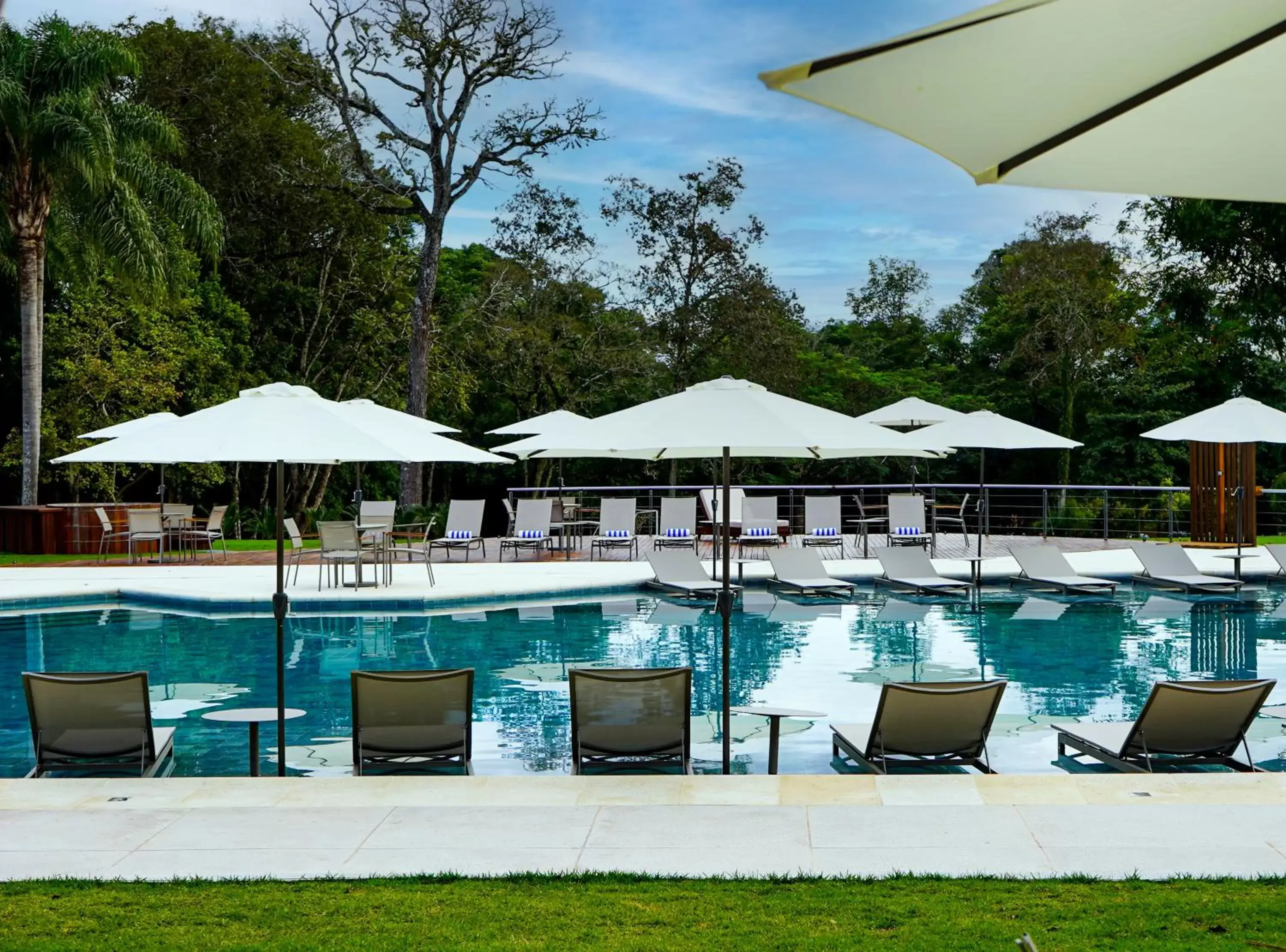 Swimming Pool in Sanma Hotel