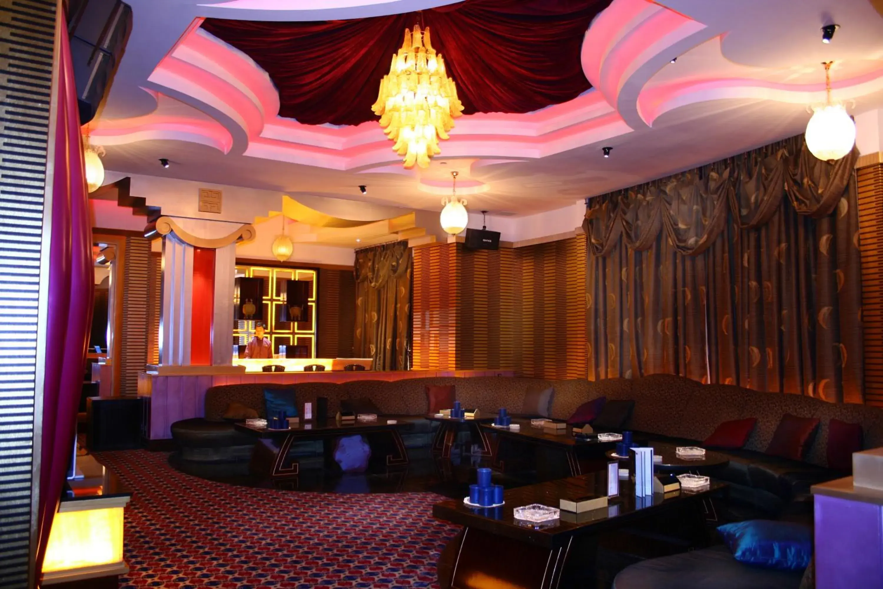 Nightclub / DJ, Restaurant/Places to Eat in Huizhou Kande International Hotel