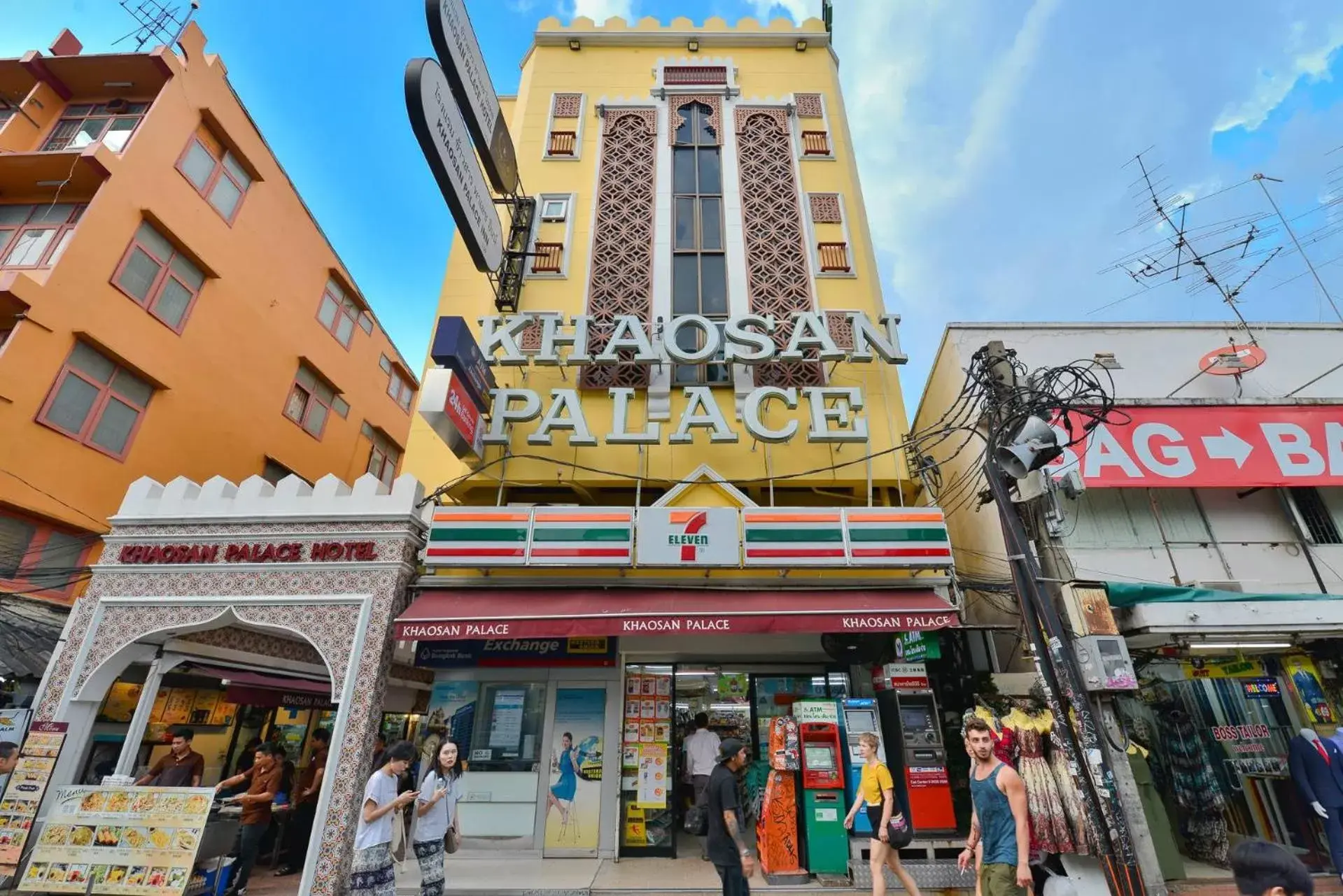 Facade/entrance in Khaosan Palace Hotel - SHA Extra Plus