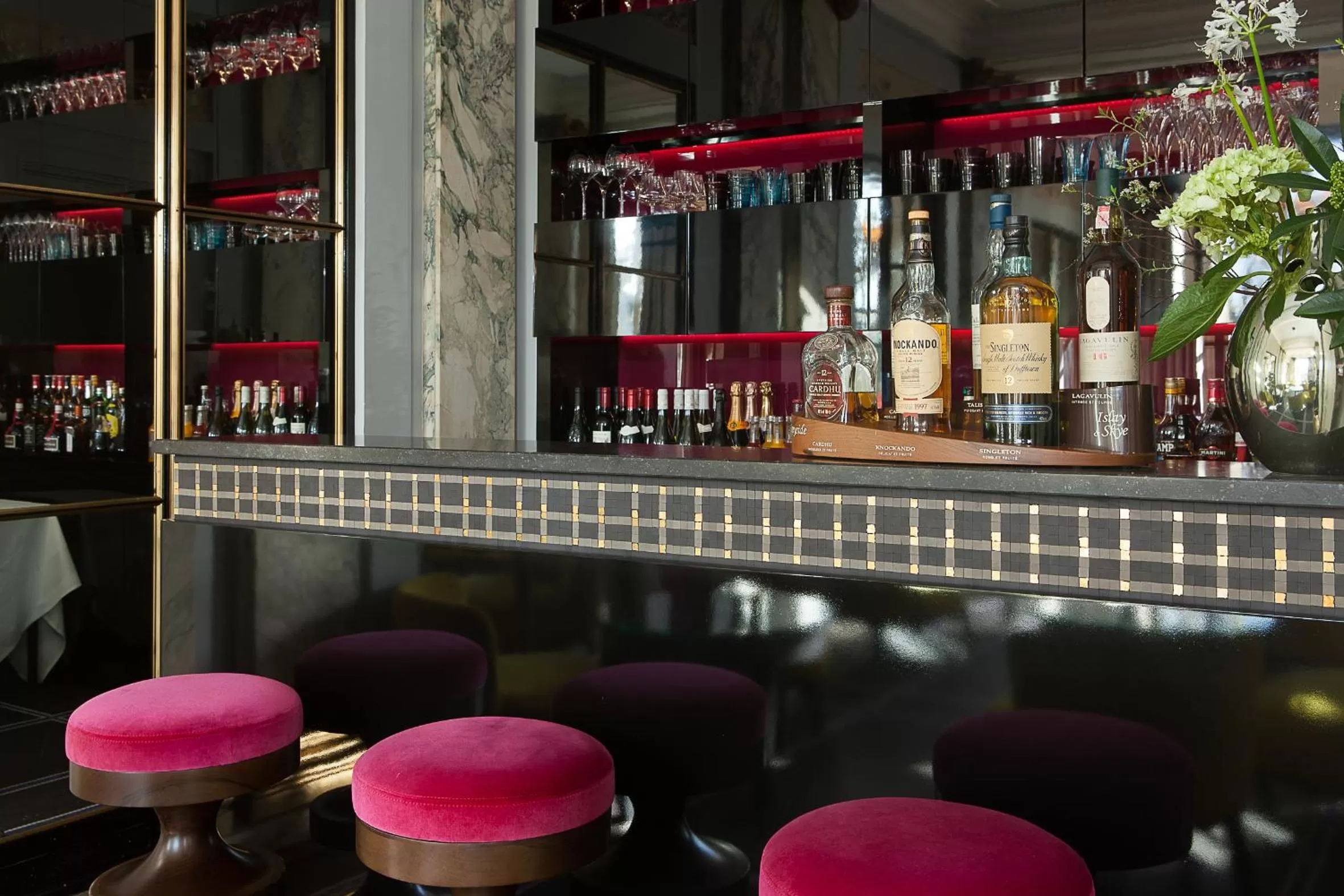 Lounge or bar in Hôtel Brighton - Esprit de France