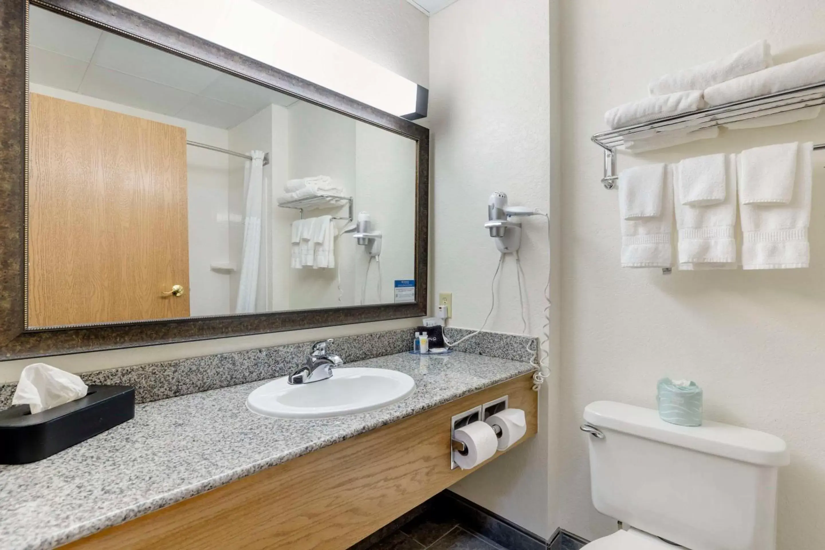Bedroom, Bathroom in Comfort Inn & Suites Mt Rushmore