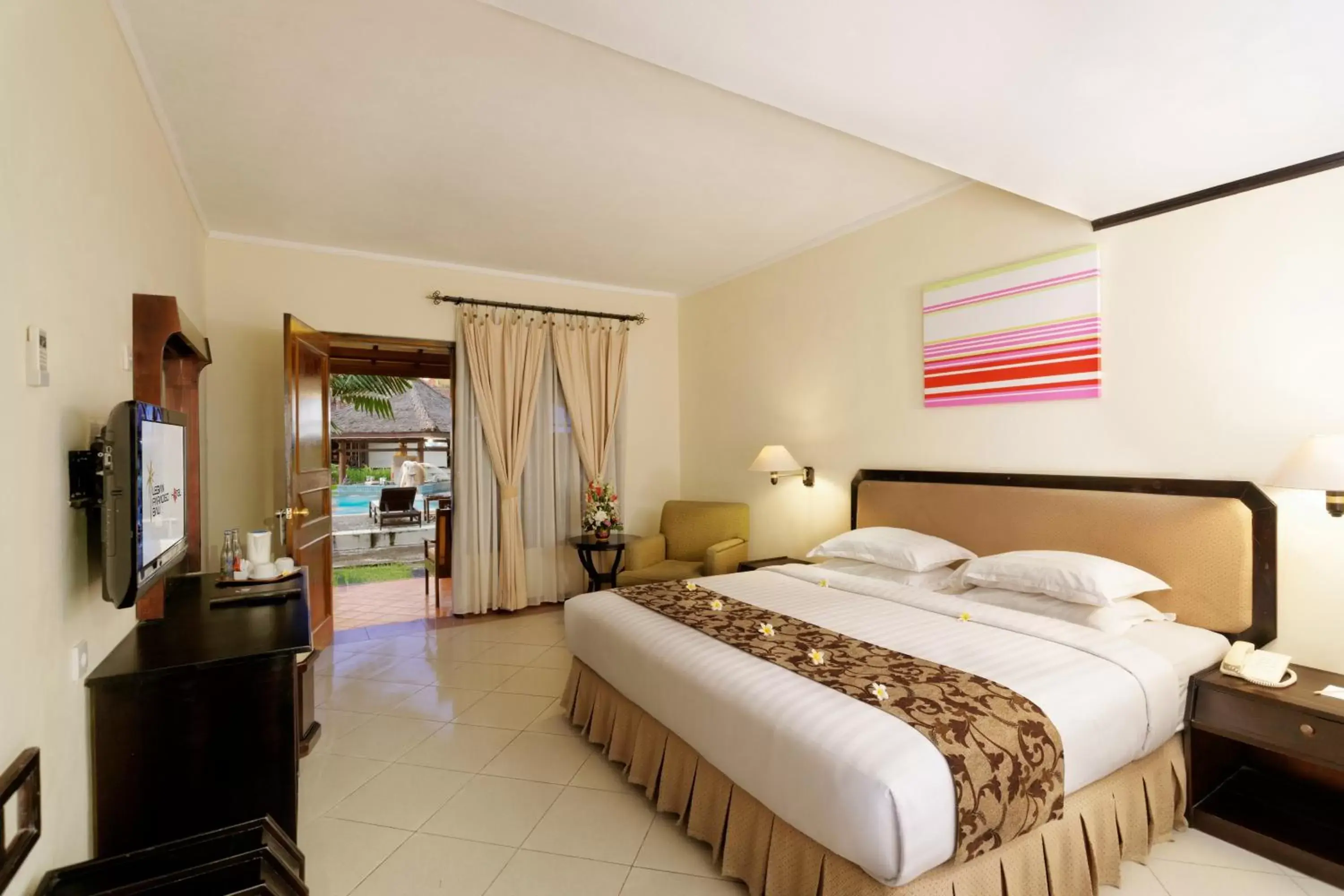 Photo of the whole room in Legian Paradiso Hotel