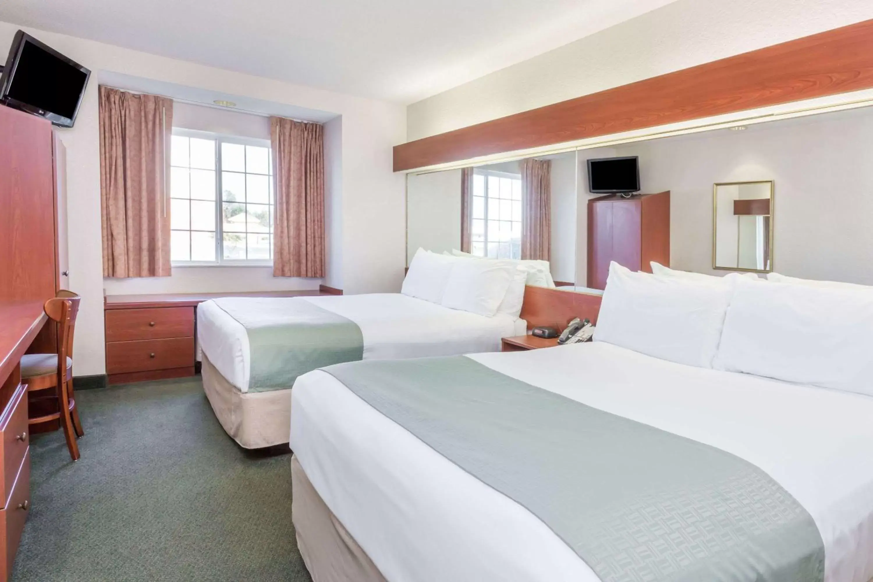 Queen Room with Two Queen Beds - Disability Access/Non-Smoking in Microtel Inn & Suites Marianna