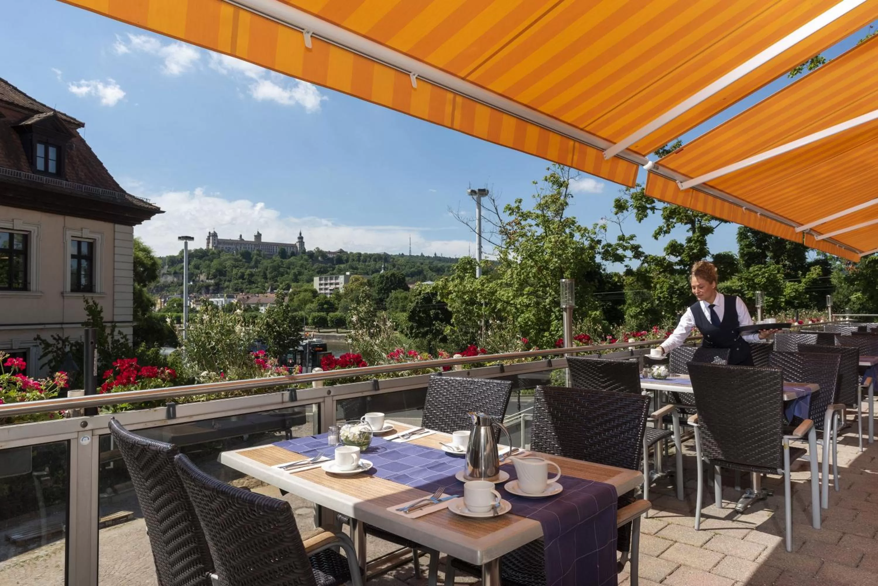 Restaurant/places to eat in Maritim Hotel Würzburg
