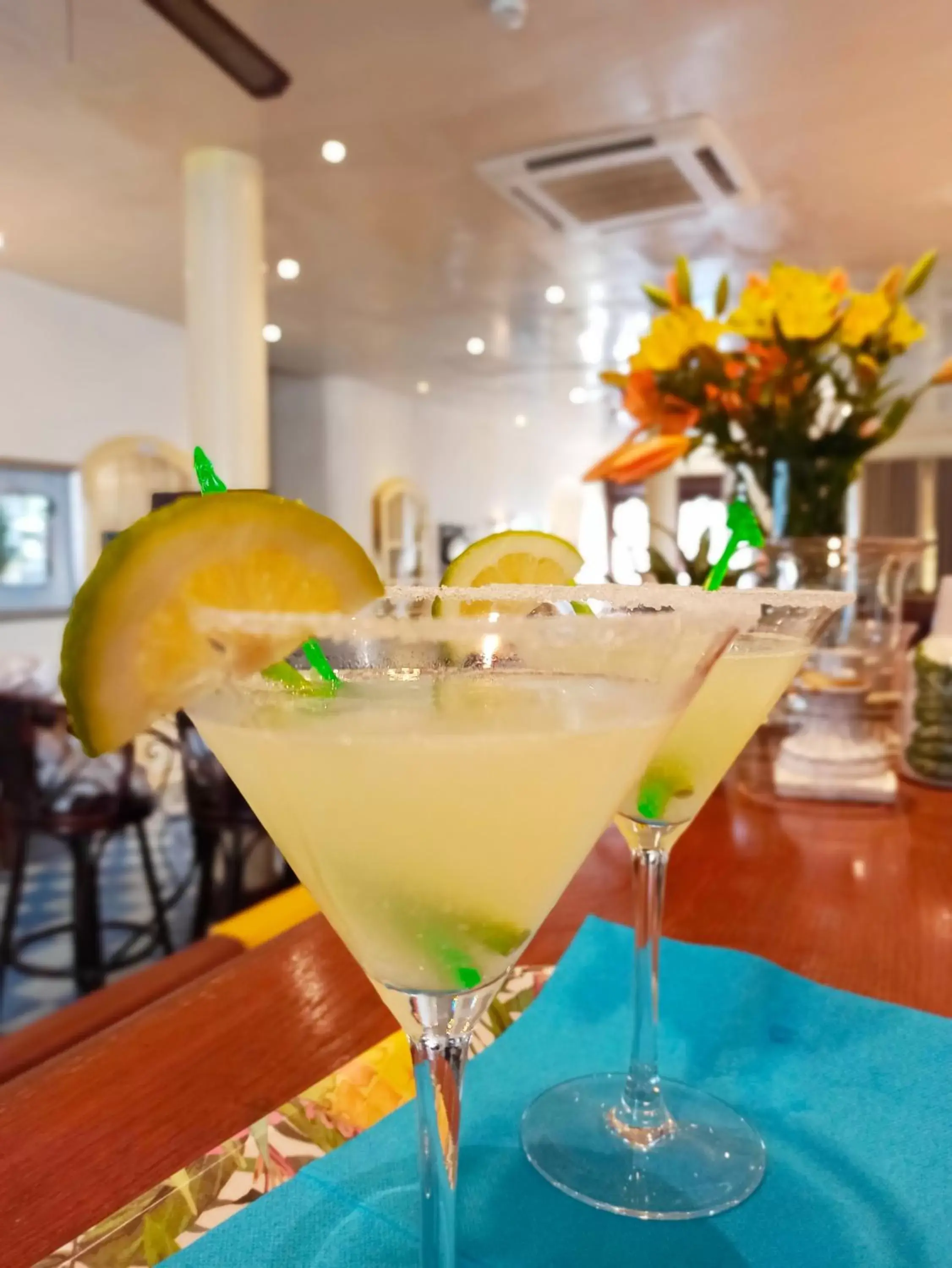 Lounge or bar in Le Juliette Dodu- Le charme d'un monument historique Lounge or bar in Le Juliette Dodu- Le charme d'un monument historique