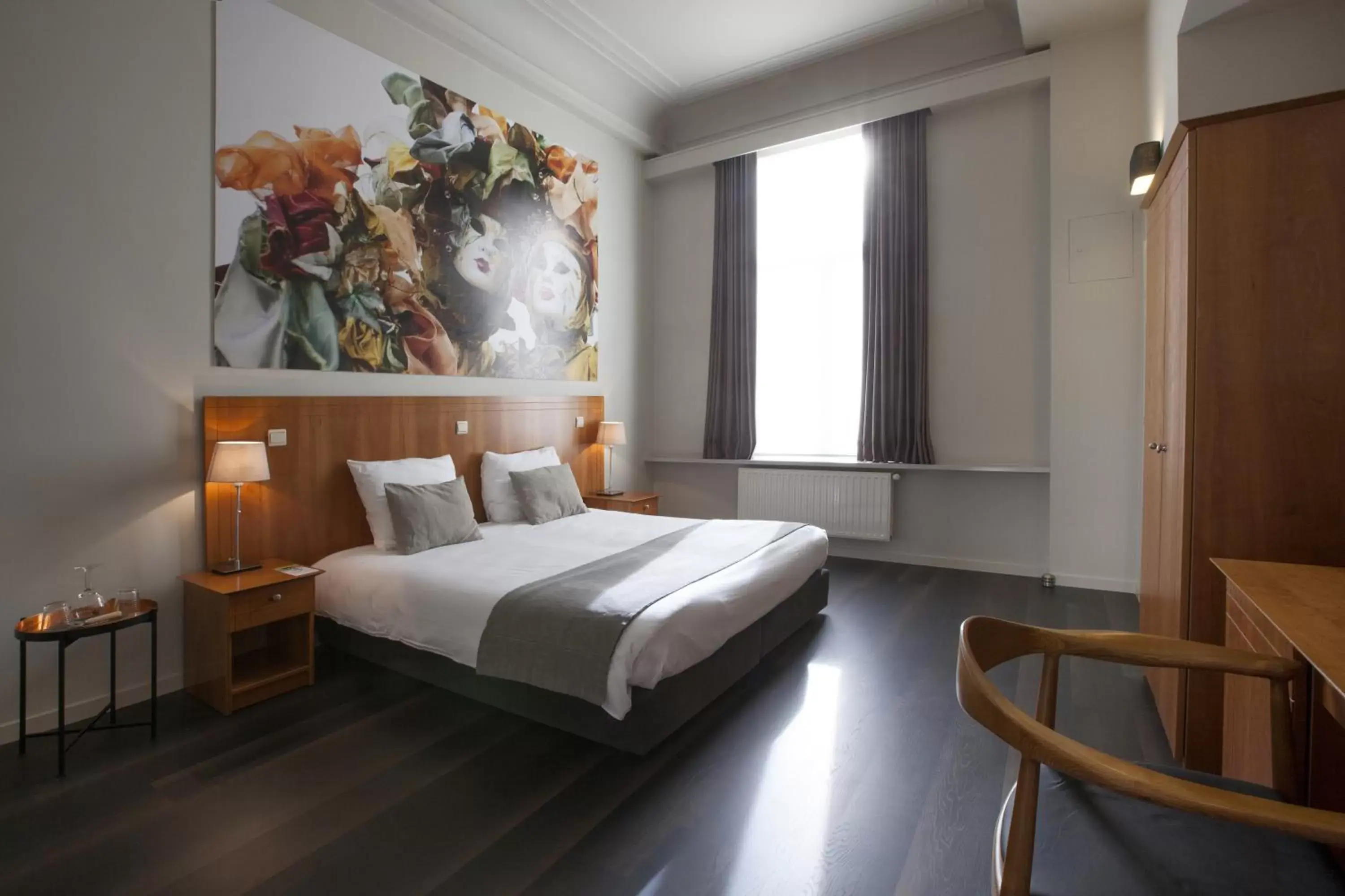 Photo of the whole room, Bed in Theater Hotel Leuven Centrum