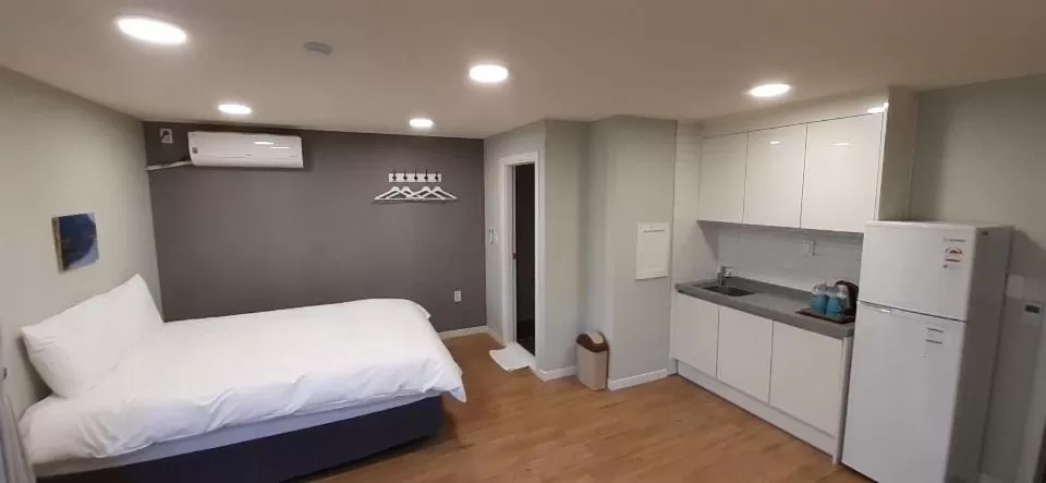 Photo of the whole room, Bed in Hotel Jirisan Haetsal