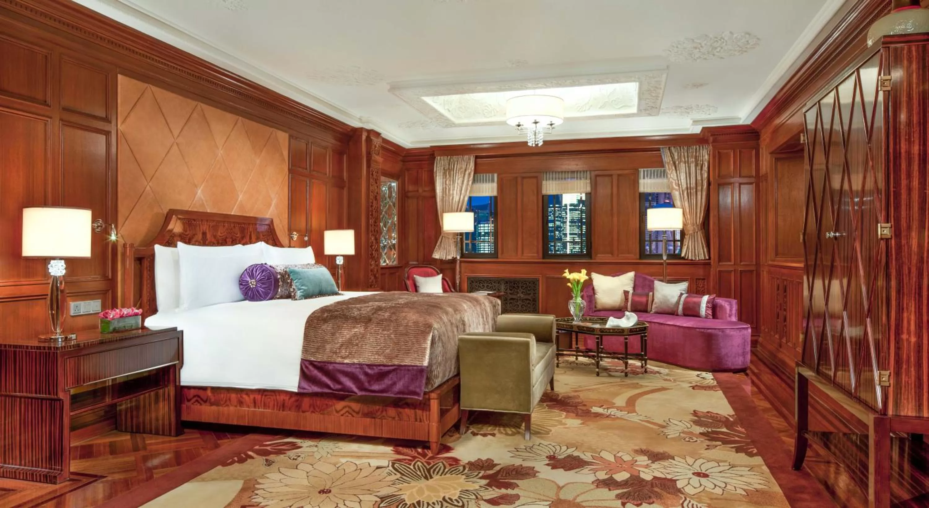 Bedroom, Bed in Fairmont Peace Hotel on the Bund