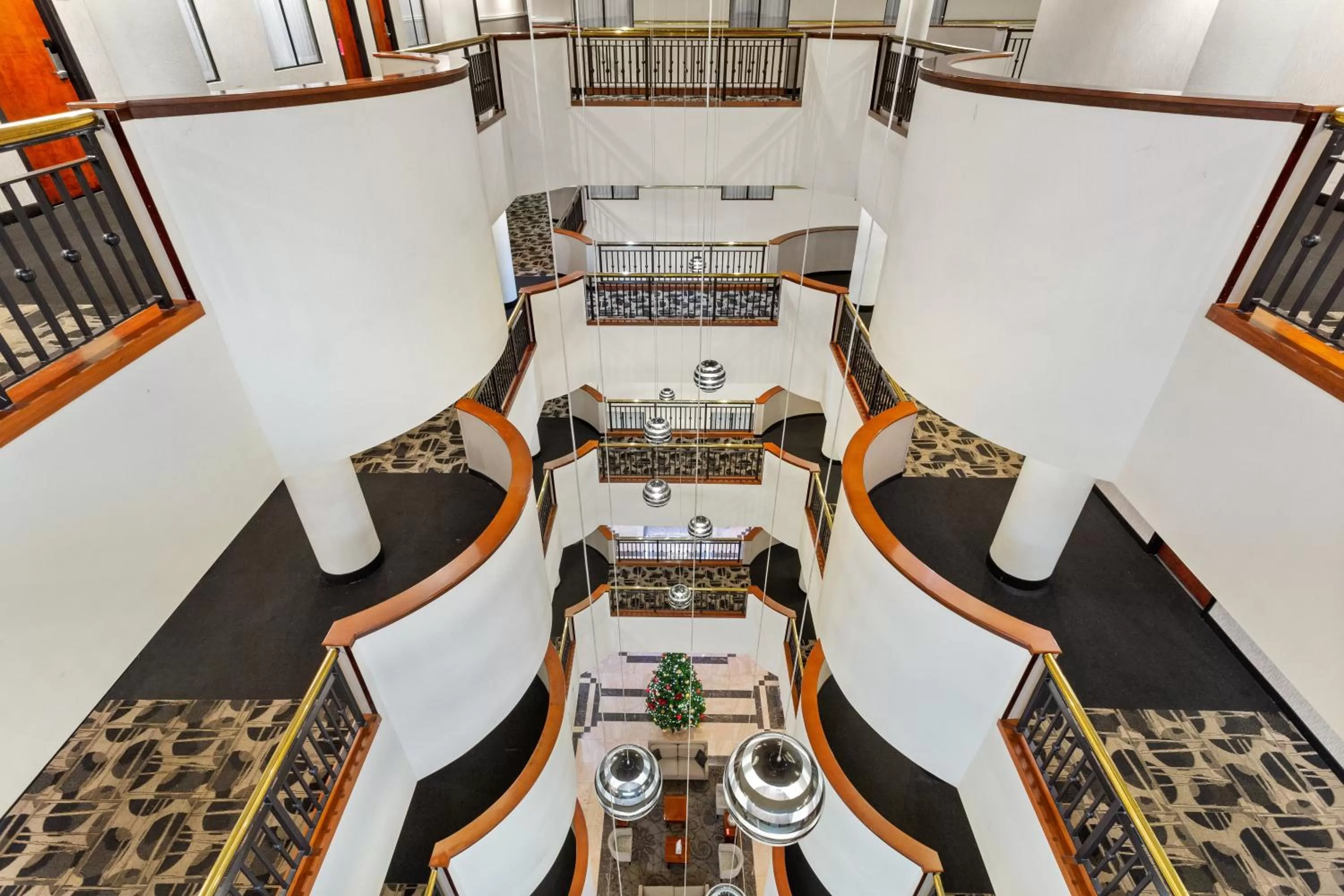 Property building in Wyndham Garden Baronne Plaza