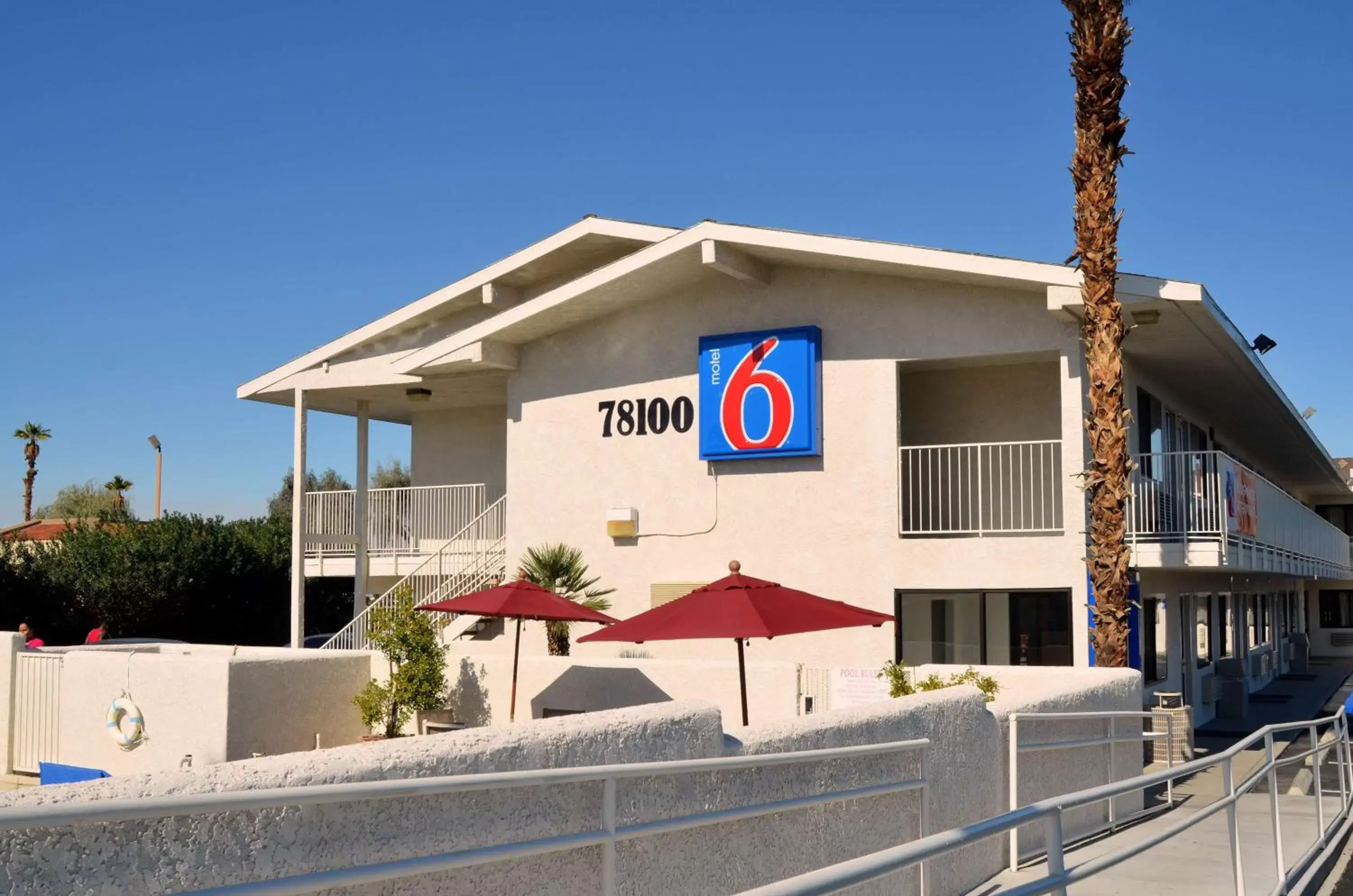 Property building in Motel 6-Palm Desert, CA - Palm Springs Area