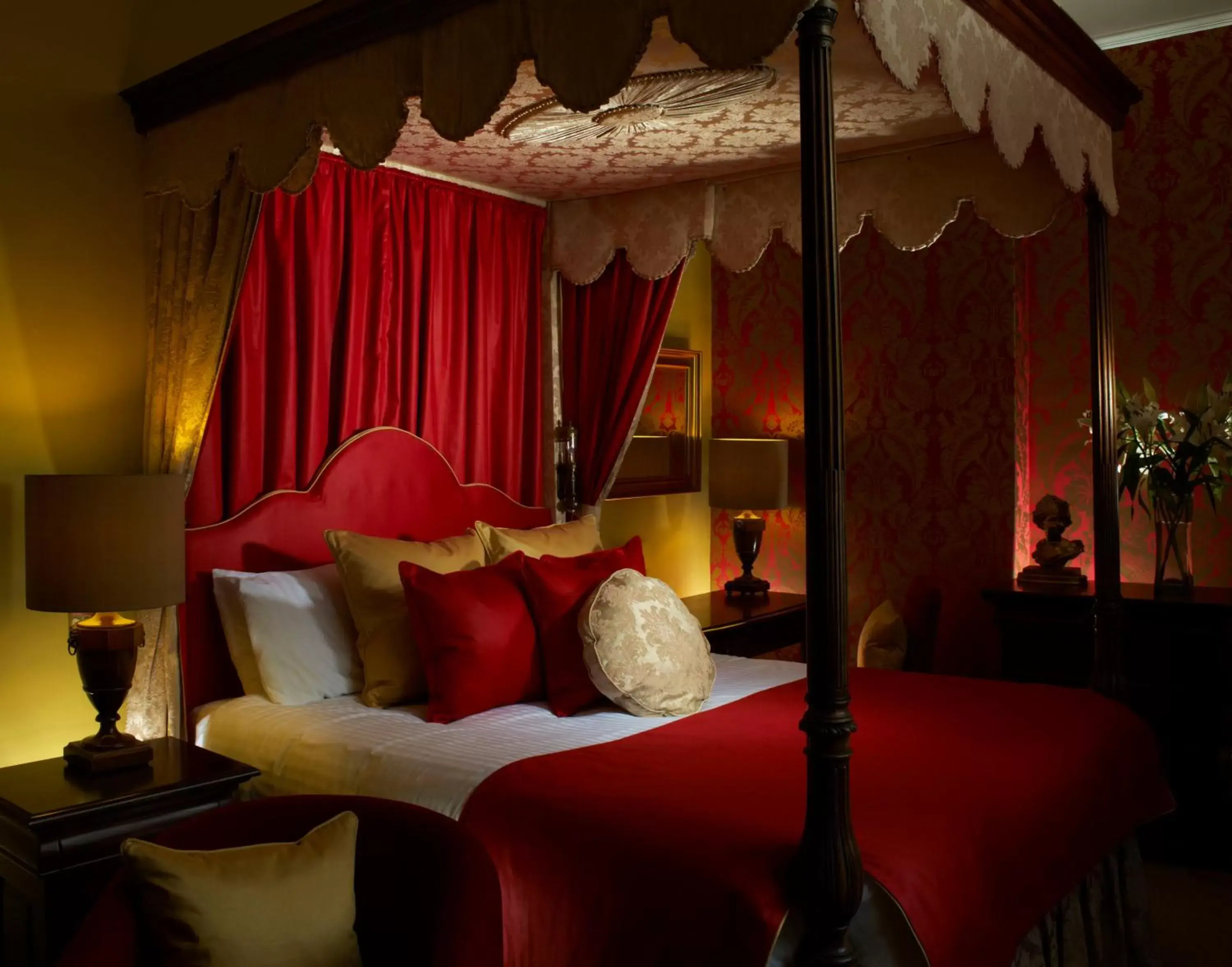 Bed in The Swan Hotel, Wells, Somerset
