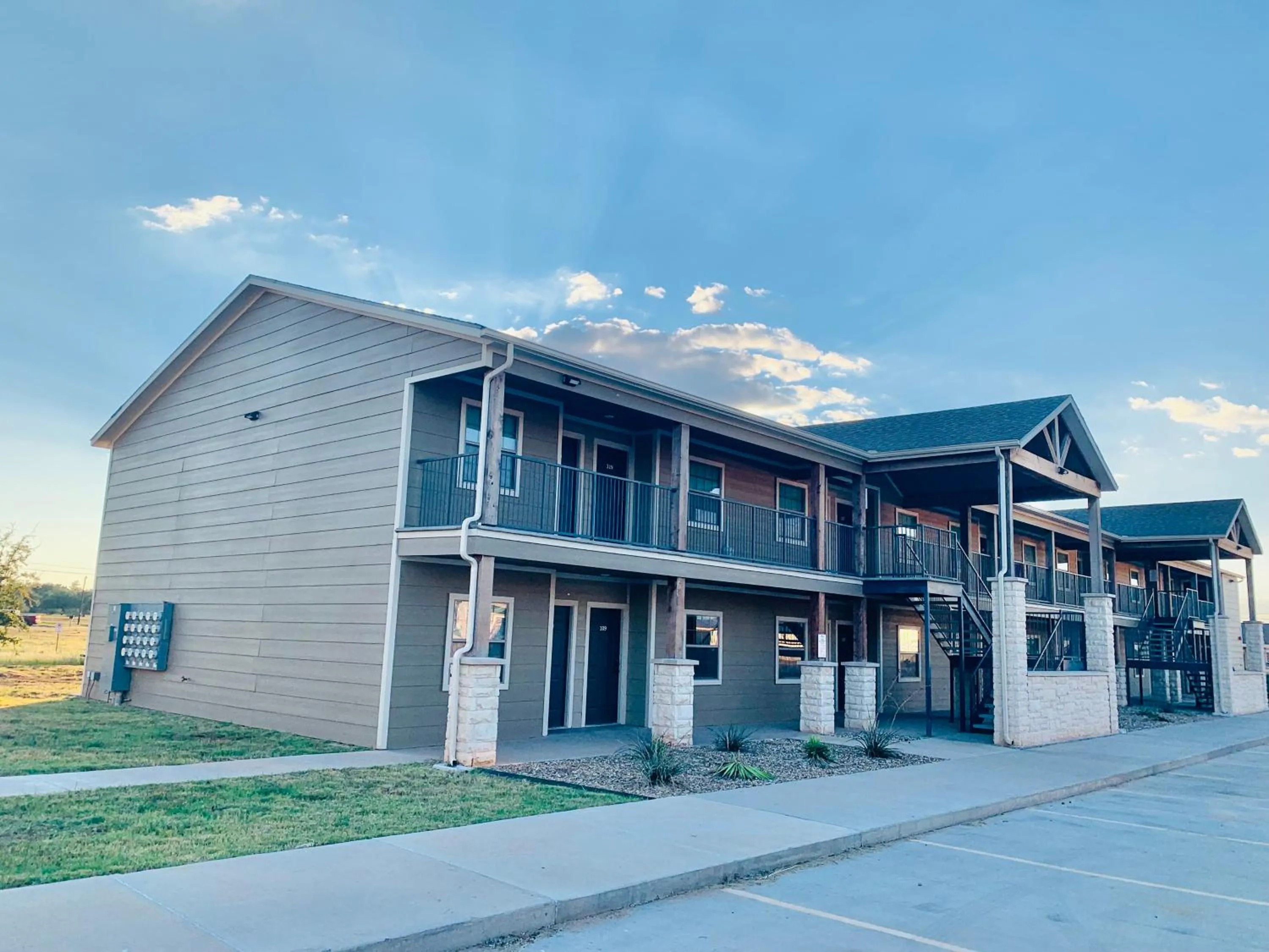 Property building in Eagle's Den Suites Andrews a Travelodge by Wyndham