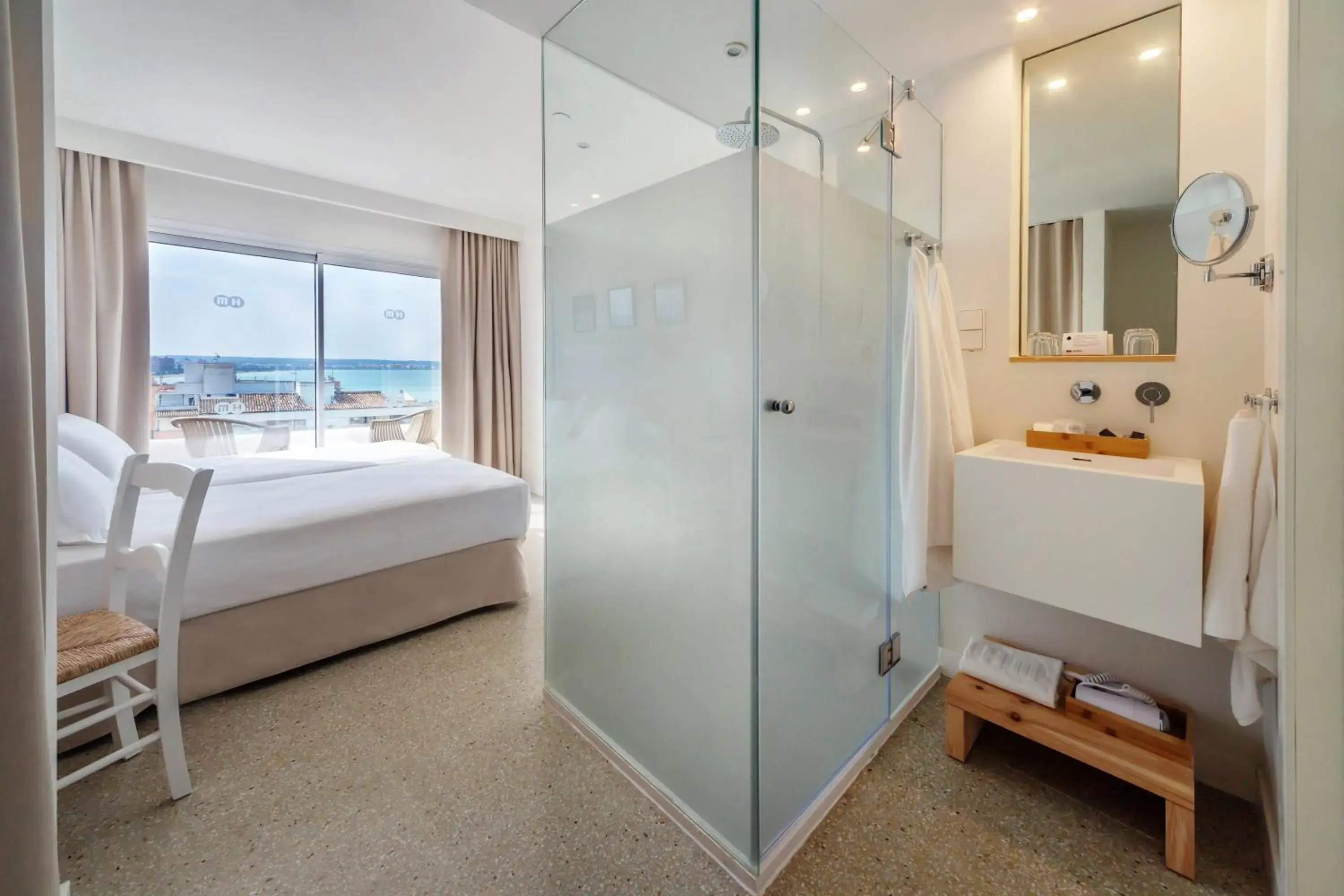 Bedroom, Bathroom in HM Alma Beach