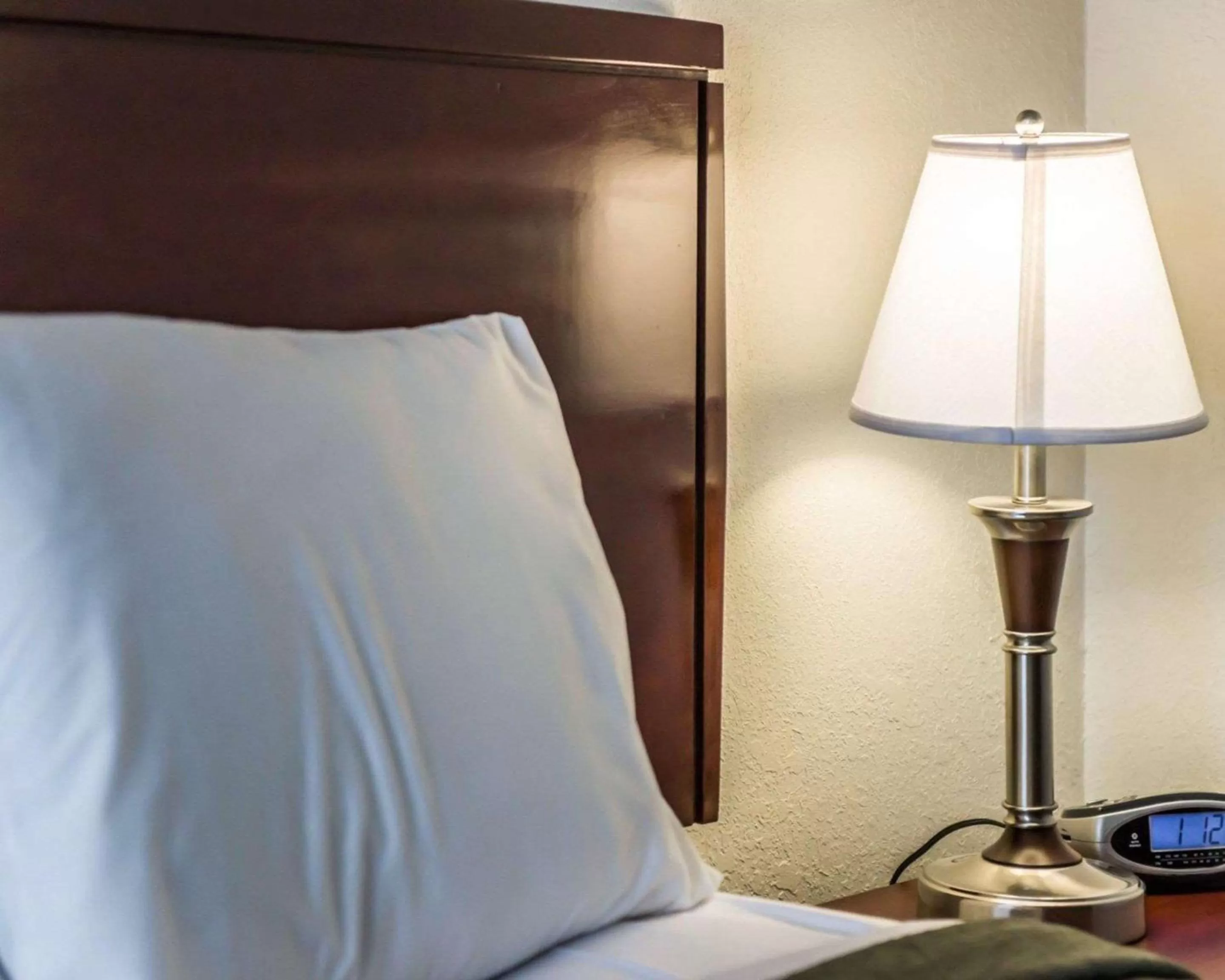 Photo of the whole room, Bed in Econo Lodge Monticello