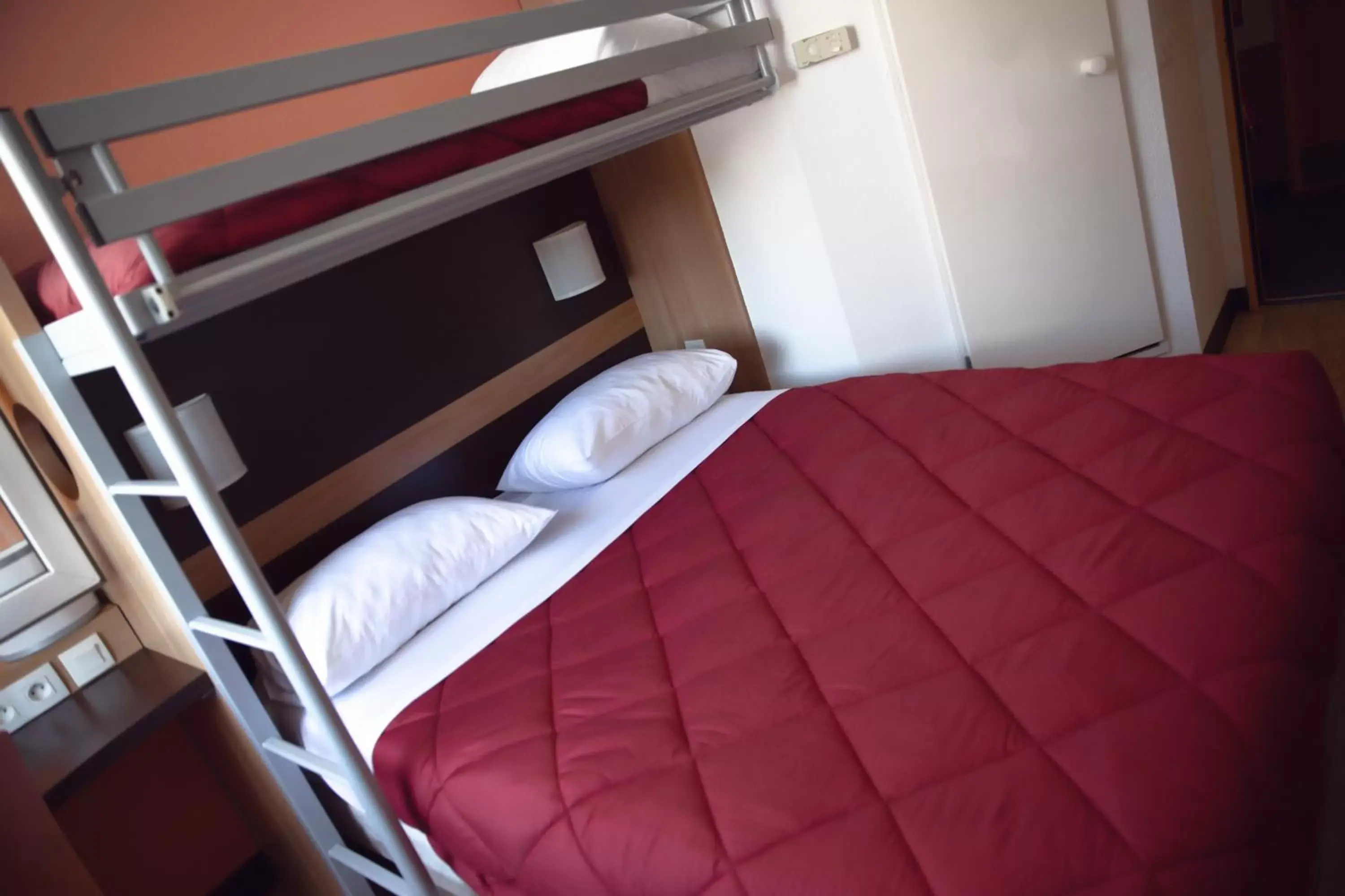 Bed, Bunk Bed in Premiere Classe Roissy Aéroport Charles De Gaulle