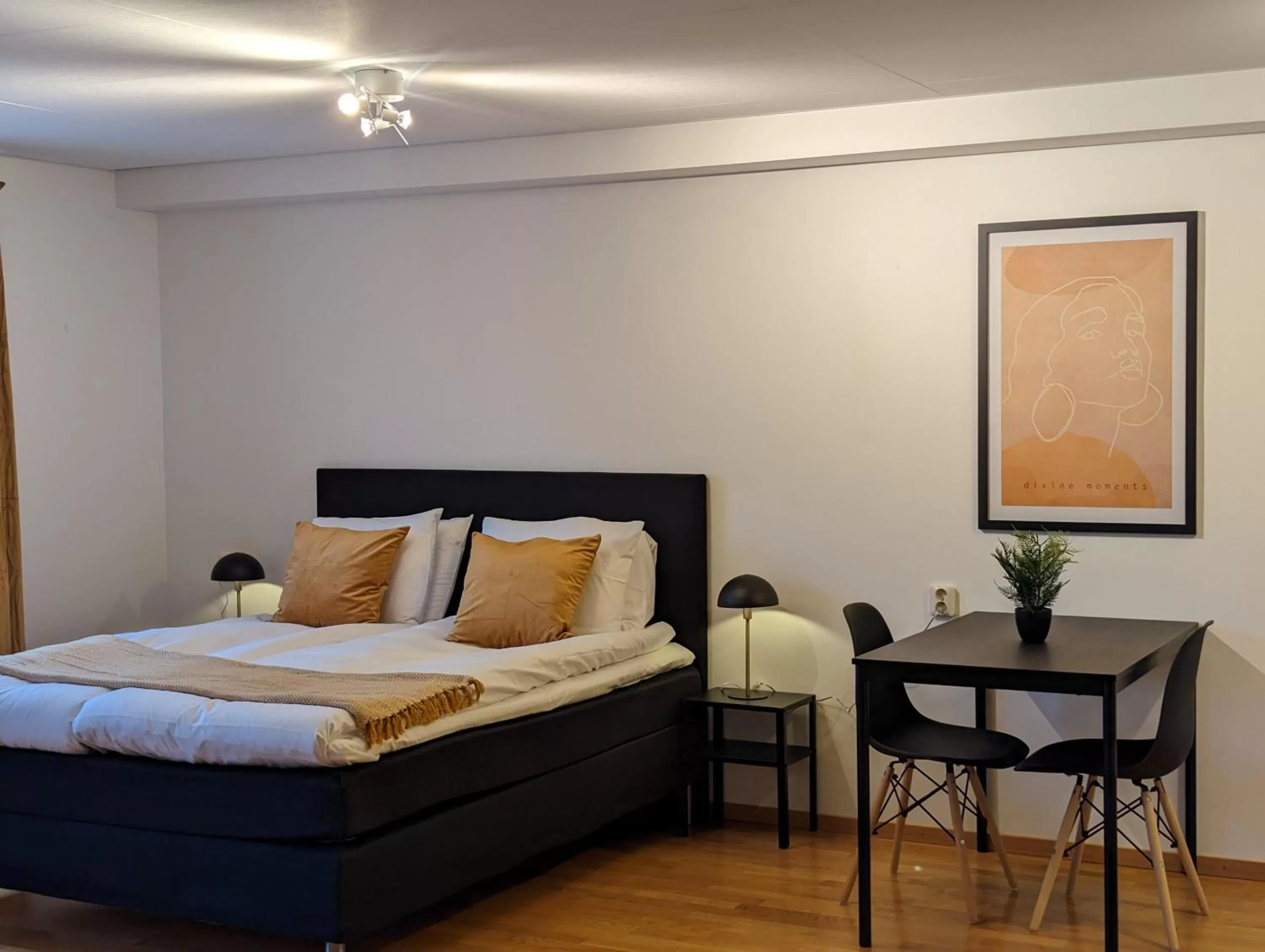 Property building, Bed in Hotell Bro