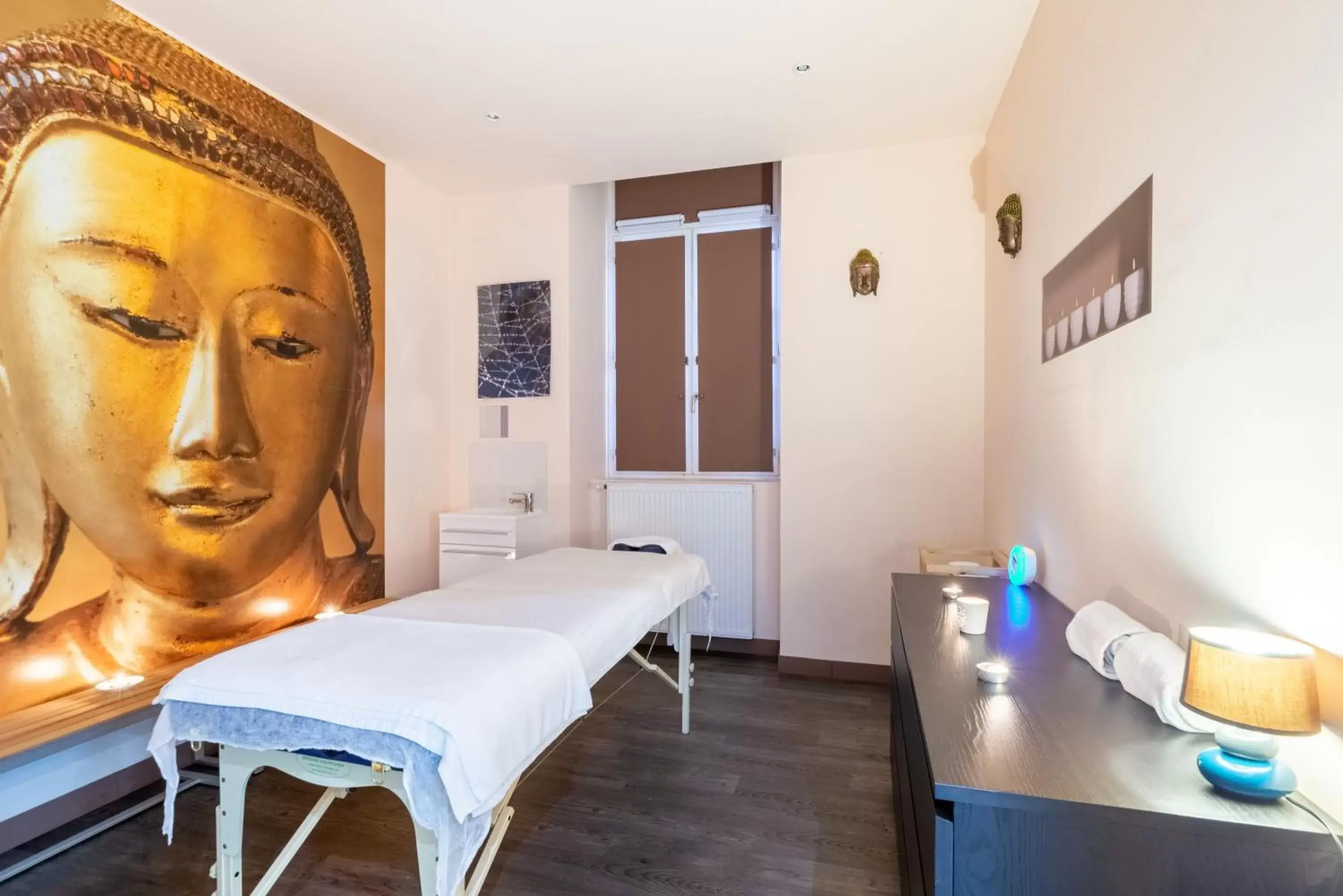 Massage in Brit Hotel Spa Le Connetable