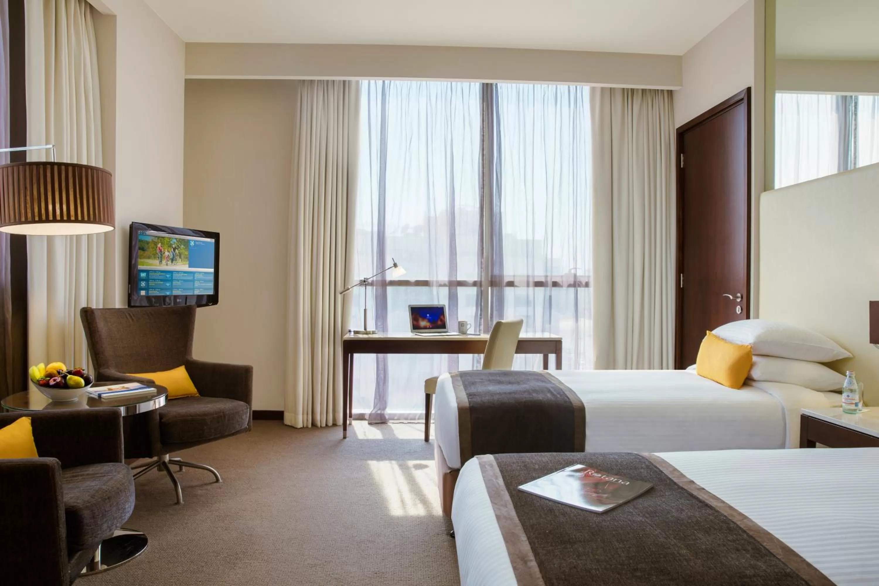 TV and multimedia, Bed in Centro Barsha - by Rotana
