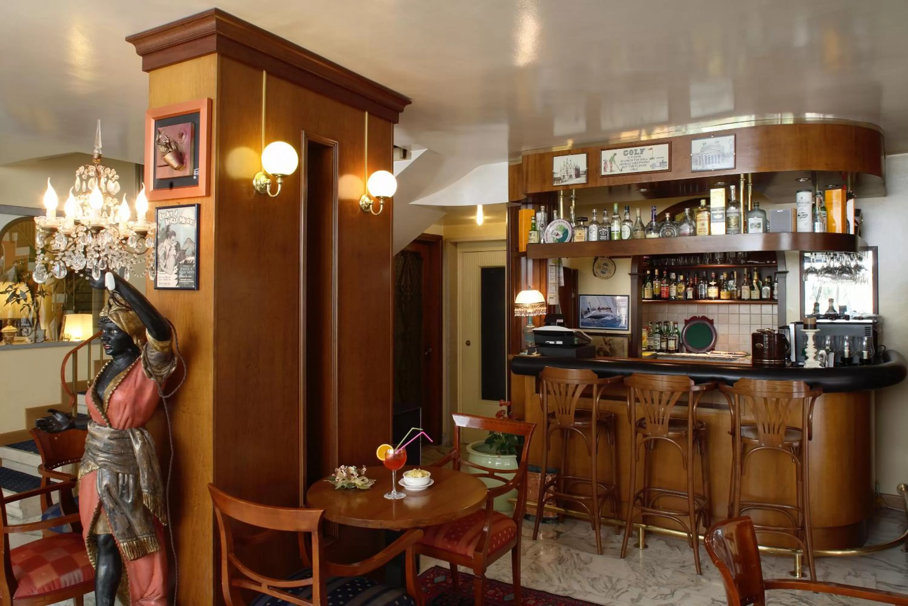 Communal lounge/ TV room in Majestic Toscanelli (centro storico)