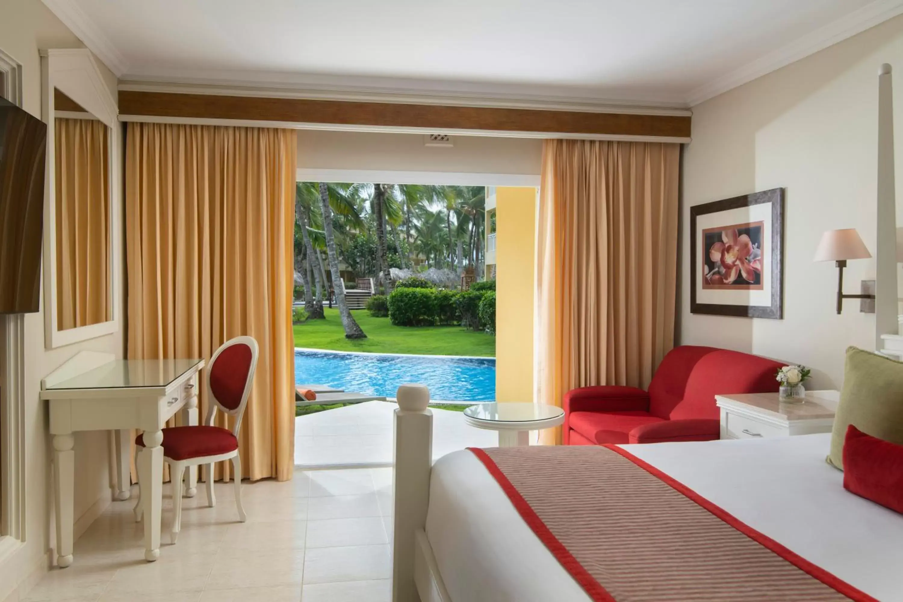 Photo of the whole room, Pool View in Jewel Punta Cana All-Inclusive Resort