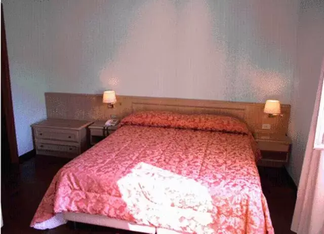 Bed in LH Hotel Del Lago Scanno