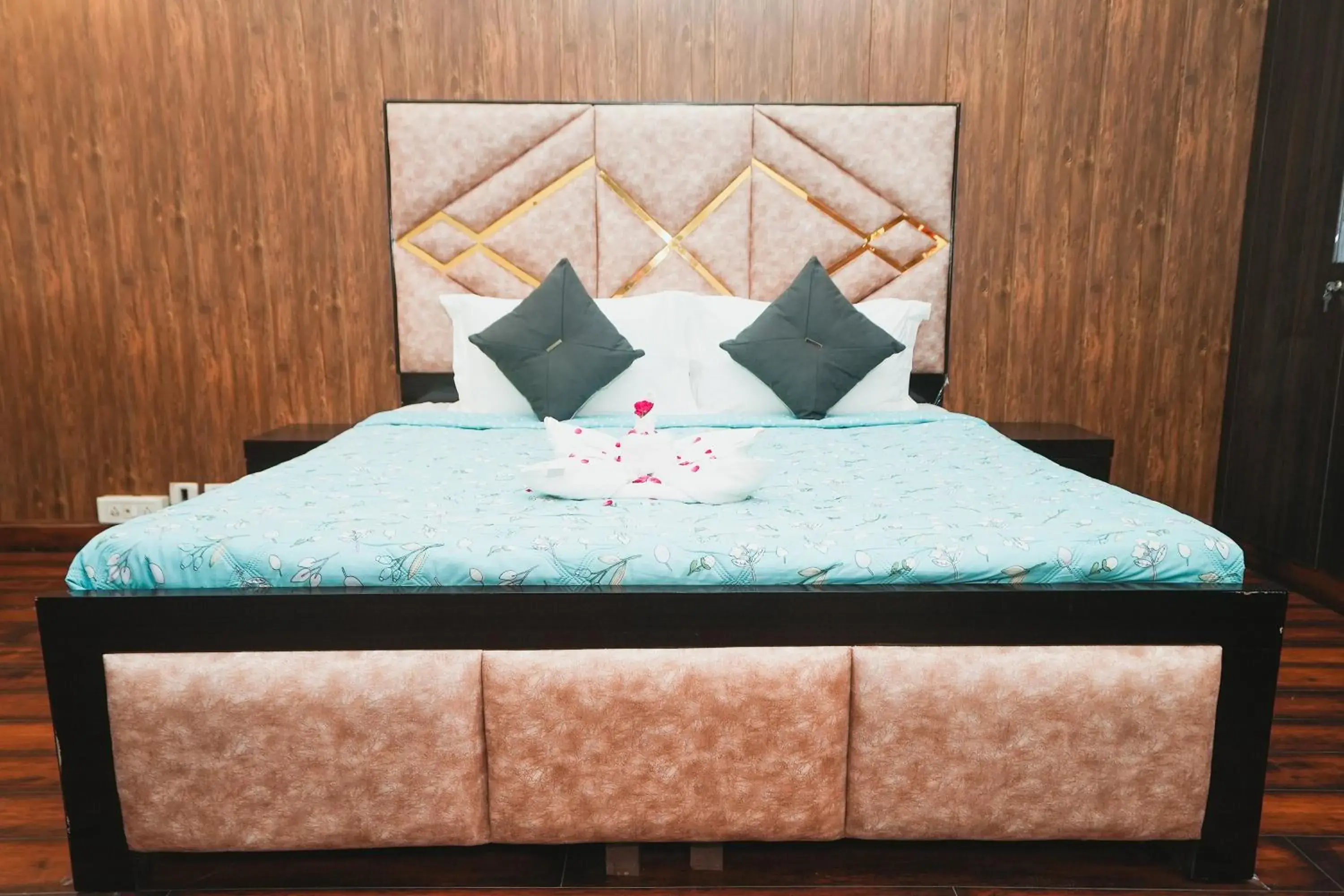 Bed in Mintstar Apartment and Suites, Chittaranjan Park